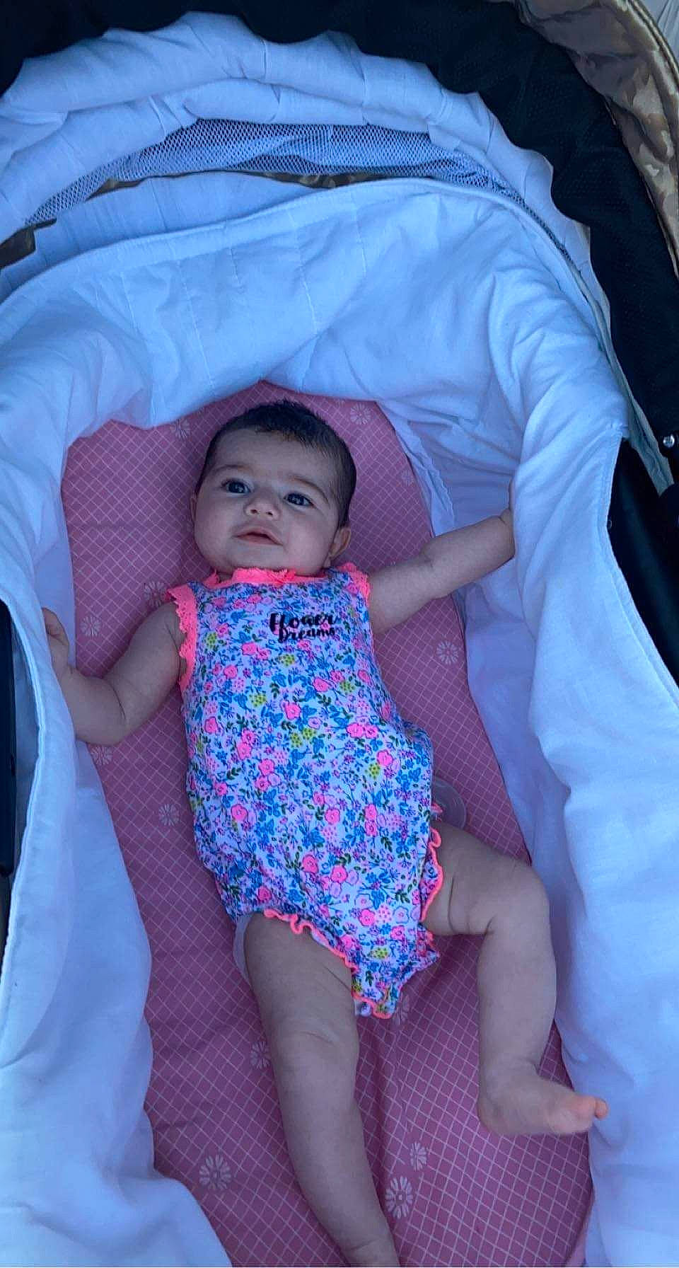 Eléonore a rejoint le concours — aidez-le/la à gagner de superbes lots ! arm, azure, baby, baby_toddler_clothing, cheek, comfort, eye, face, facial_expression, head, human_body, iris, leg, mammal, mouth, person, product, purple, skin, textile