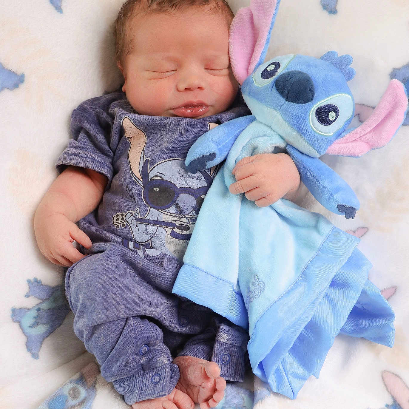 Enzo is registered to the contest to win money with this photo: baby, bed, bedroom, blanket, bodypart, clothing, cushion, face, finger, furniture, hand, head, homedecor, newborn, pants, person, photography, portrait, quilt, sleeping