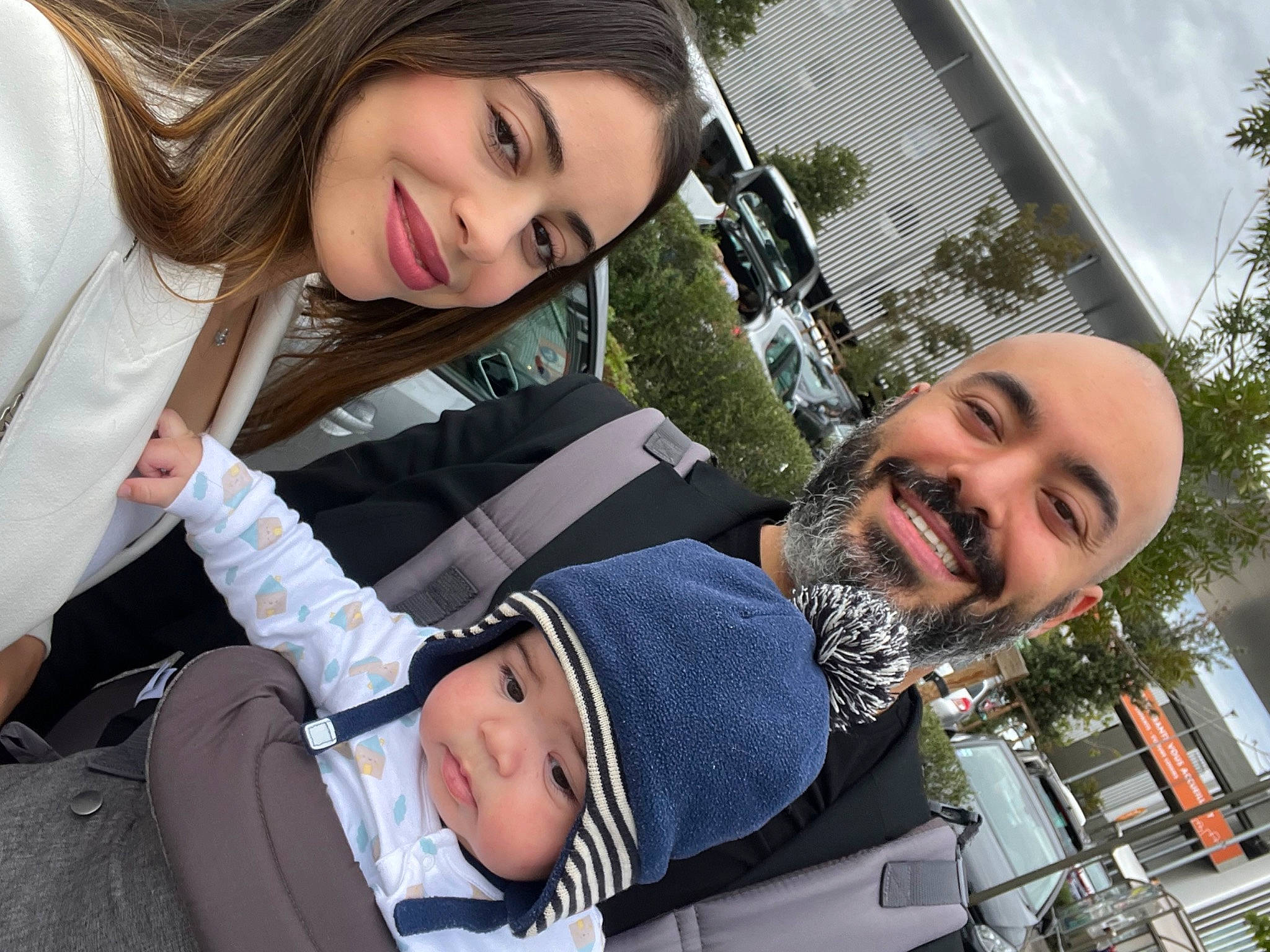 Omar a rejoint le concours — aidez-le/la à gagner de superbes lots ! baby, beauty, child, event, face, facial_expression, fun, hairstyle, happy, headwear, joy, leisure, mouth, organ, people, person, photograph, skin, smile, snapshot