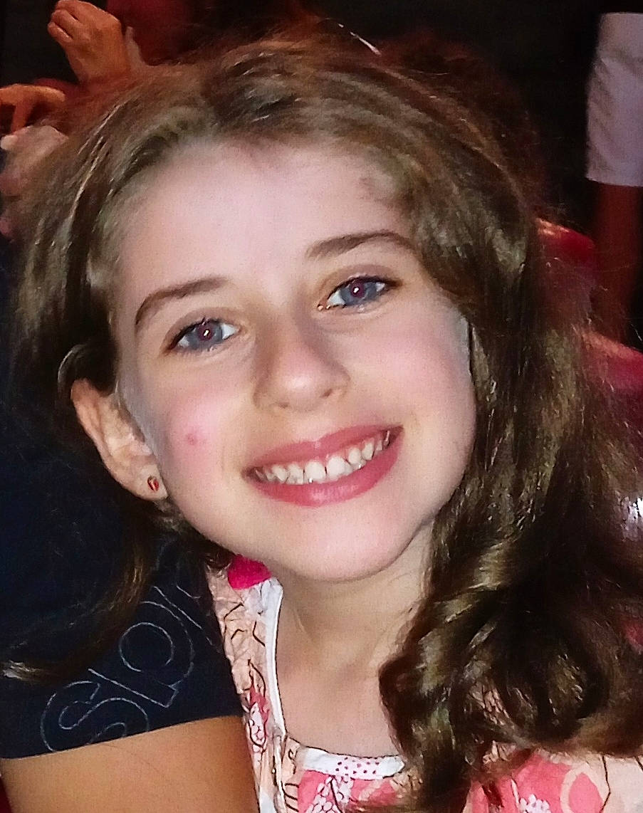 Lilia participe au concours pour gagner de l'argent avec cette photo : black_hair, cheek, chin, cool, ear, eyebrow, eyelash, flash_photography, forehead, happy, iris, jaw, joy, lip, makeover, mouth, nose, organ, person, skin