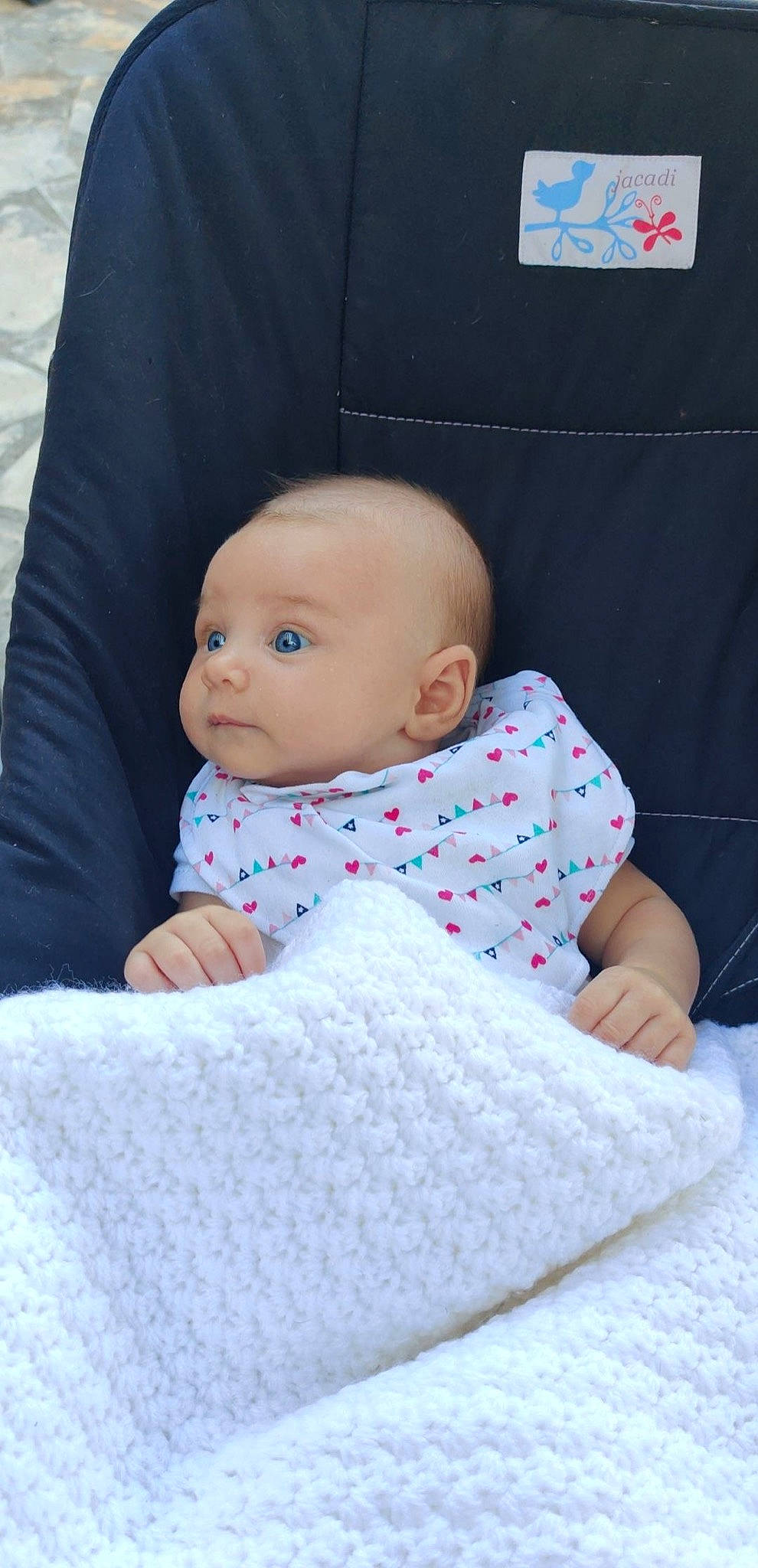 Perle a rejoint le concours — aidez-le/la à gagner de superbes lots ! baby, baby_products, bedding, blanket, cheek, child, comfort, head, linens, person, product, skin, textile, toddler