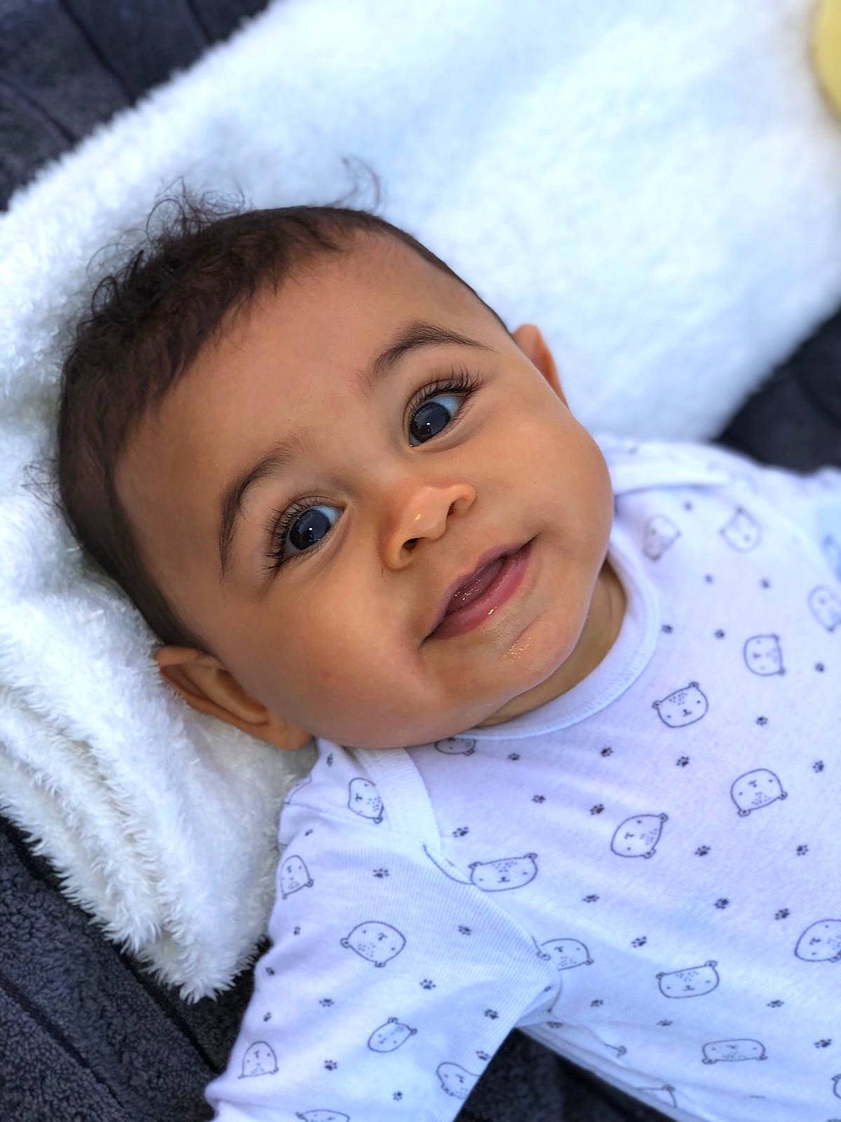 Layann participe au concours pour gagner de l'argent avec cette photo : baby, beauty, cheek, child, eye, eyebrow, face, head, lip, nose, person, skin, smile, toddler