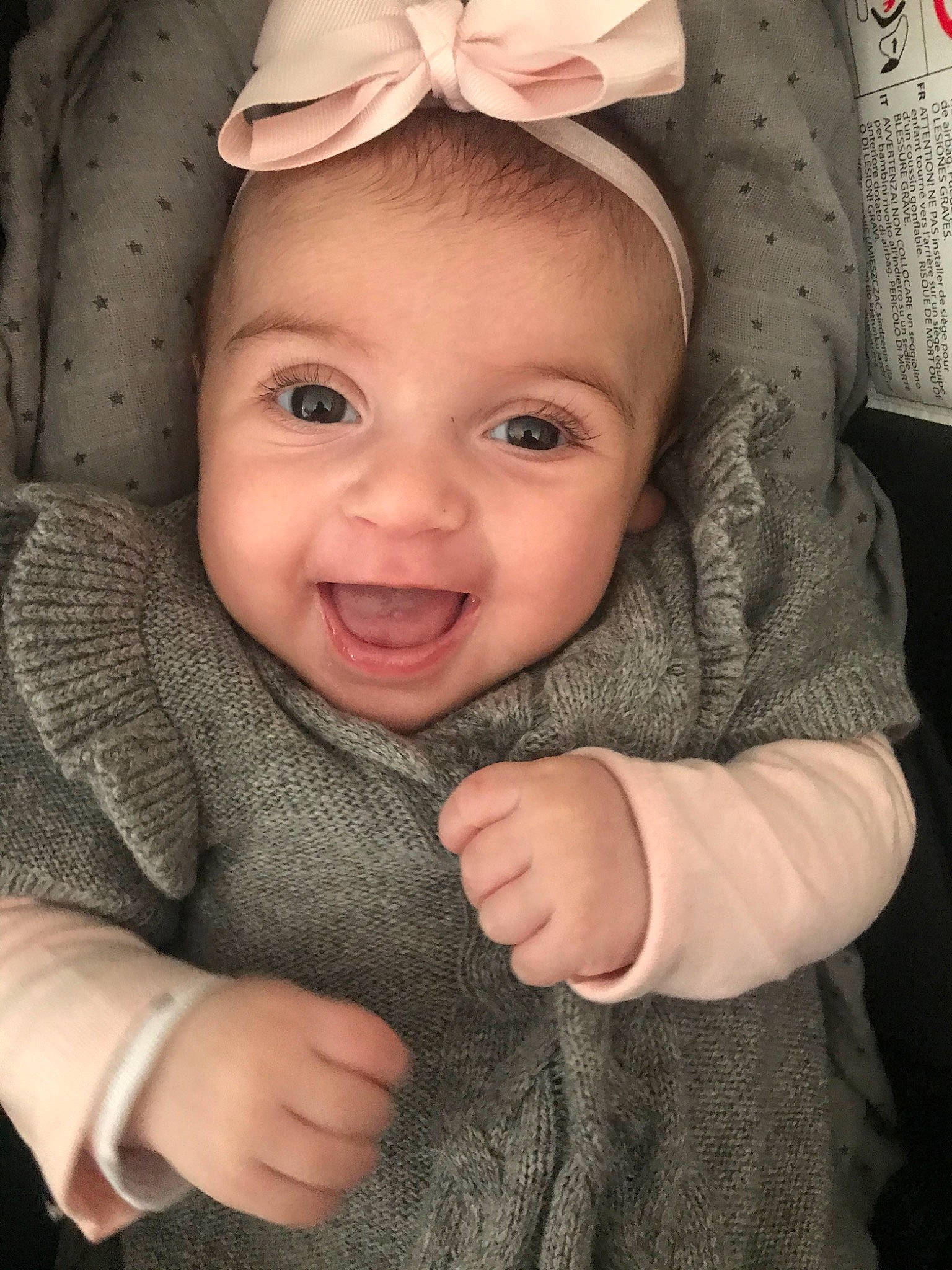 Madyson a rejoint le concours — aidez-le/la à gagner de superbes lots ! baby, beauty, cheek, child, chin, eye, face, facial_expression, finger, forehead, hand, head, lip, nose, people, person, pink, product, skin, smile