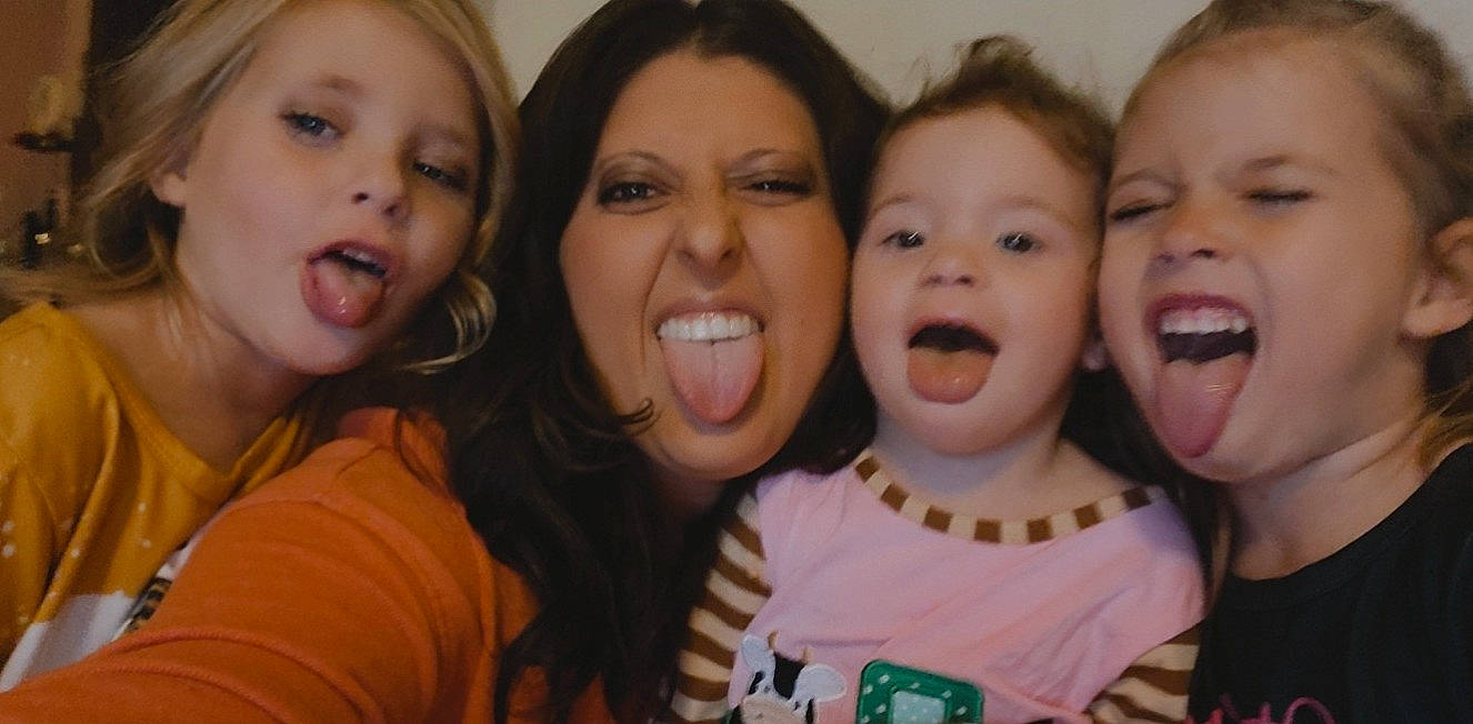 Kaisley is registered to the contest to win money with this photo: anger, cheek, chin, eye, eyebrow, face, facial_expression, gesture, hair, happy, head, human, iris, lip, mouth, nose, organ, person, skin, smile