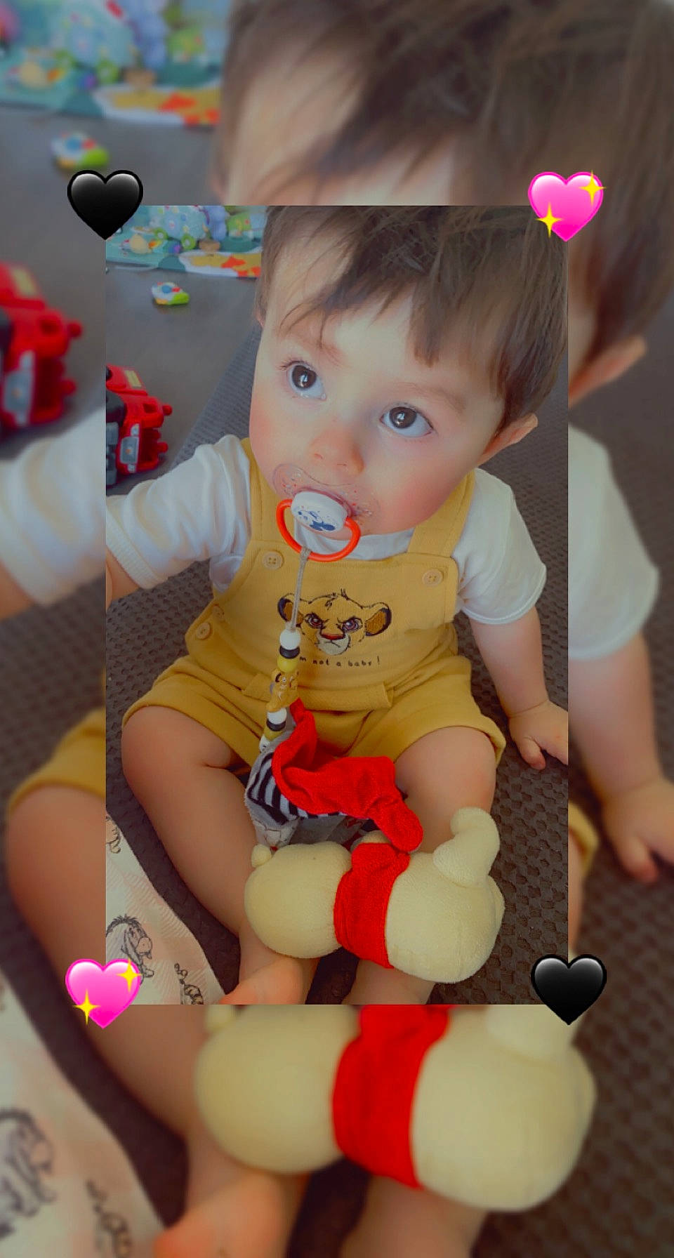 Cayden a rejoint le concours — aidez-le/la à gagner de superbes lots ! arm, baby, baby_toddler_clothing, blue, cheek, eye, finger, hairstyle, hand, happy, head, joint, leg, person, photograph, pink, skin, textile, thigh, toddler