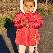 Rialland Victoria a rejoint le concours — aidez-le/la à gagner de superbes lots ! toddler, child, jacket, hood, outdoor, walking, path, sunlight, nature, trees, grass, pacifier, clip, shoes, pants, winter, cold, expression, cute, person
