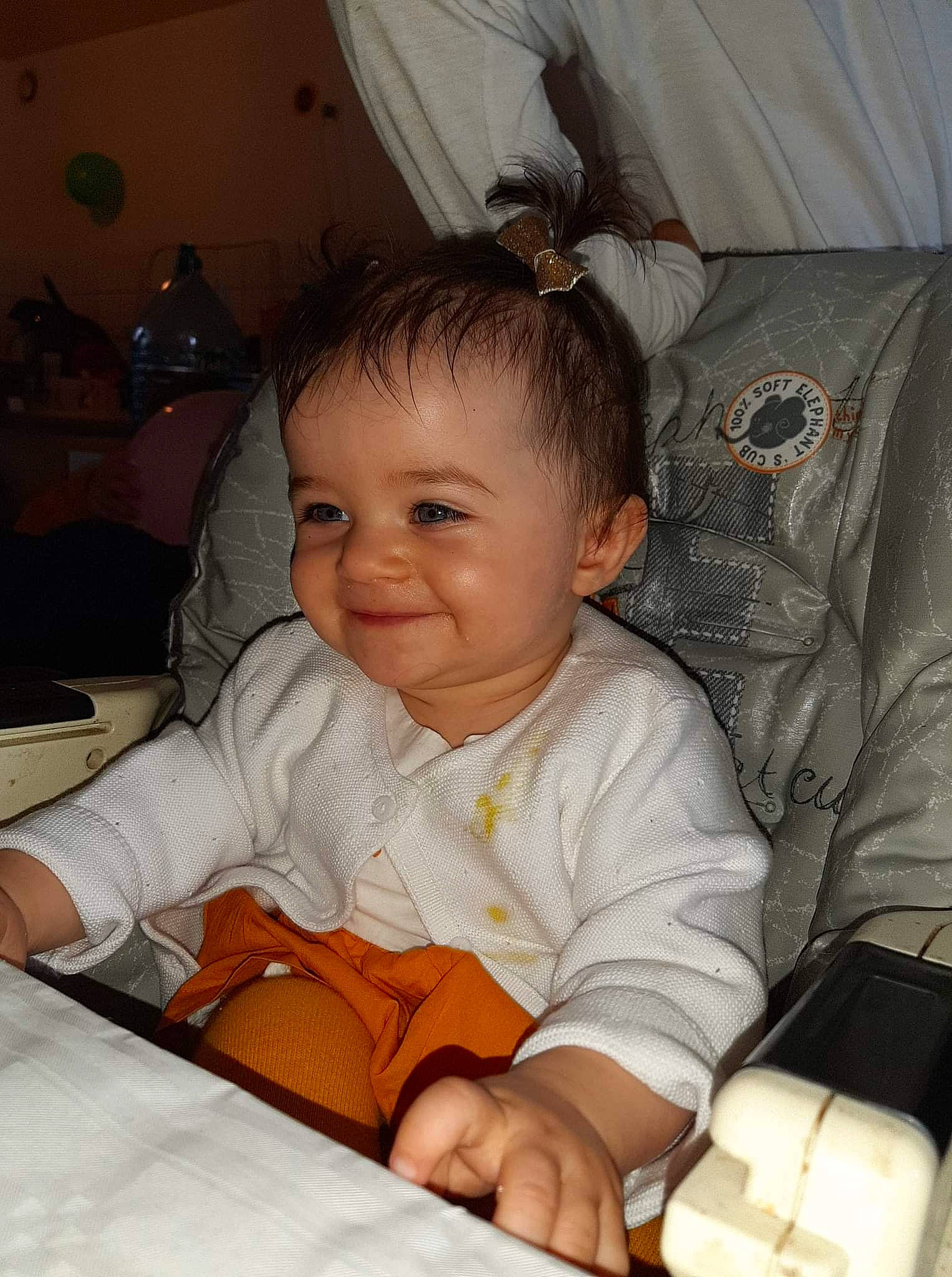 Shaïna a rejoint le concours — aidez-le/la à gagner de superbes lots ! arm, baby, baby_toddler_clothing, cheek, child, chin, comfort, eye, eyebrow, facial_expression, finger, fun, hairstyle, happy, iris, joy, mouth, nose, person, skin