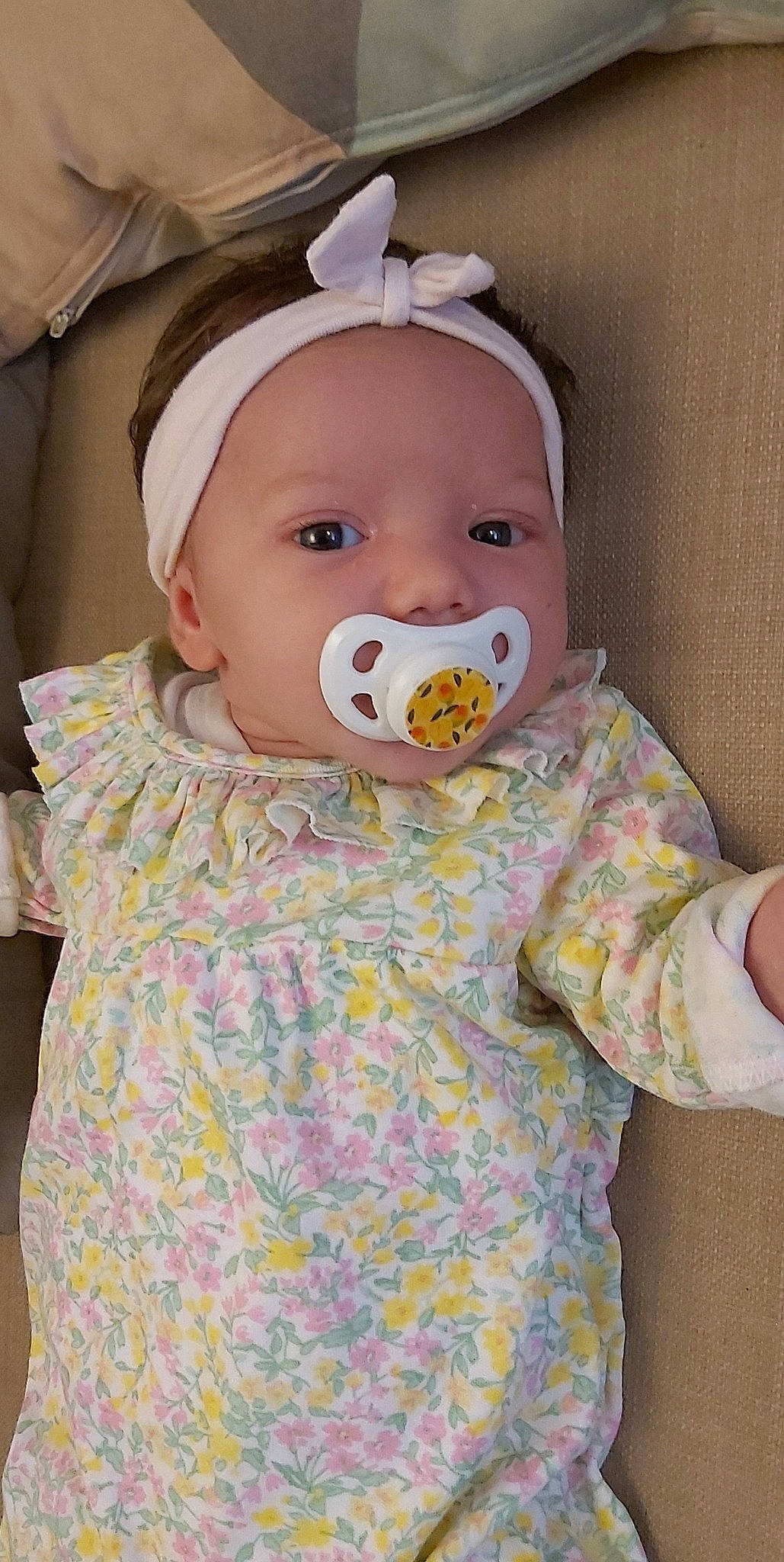 Tya a rejoint le concours — aidez-le/la à gagner de superbes lots ! baby, baby_products, baby_toddler_clothing, cheek, child, comfort, eyelash, face, happy, headgear, headwear, lip, nose, pattern, person, pink, skin, sleeve, t_shirt, textile