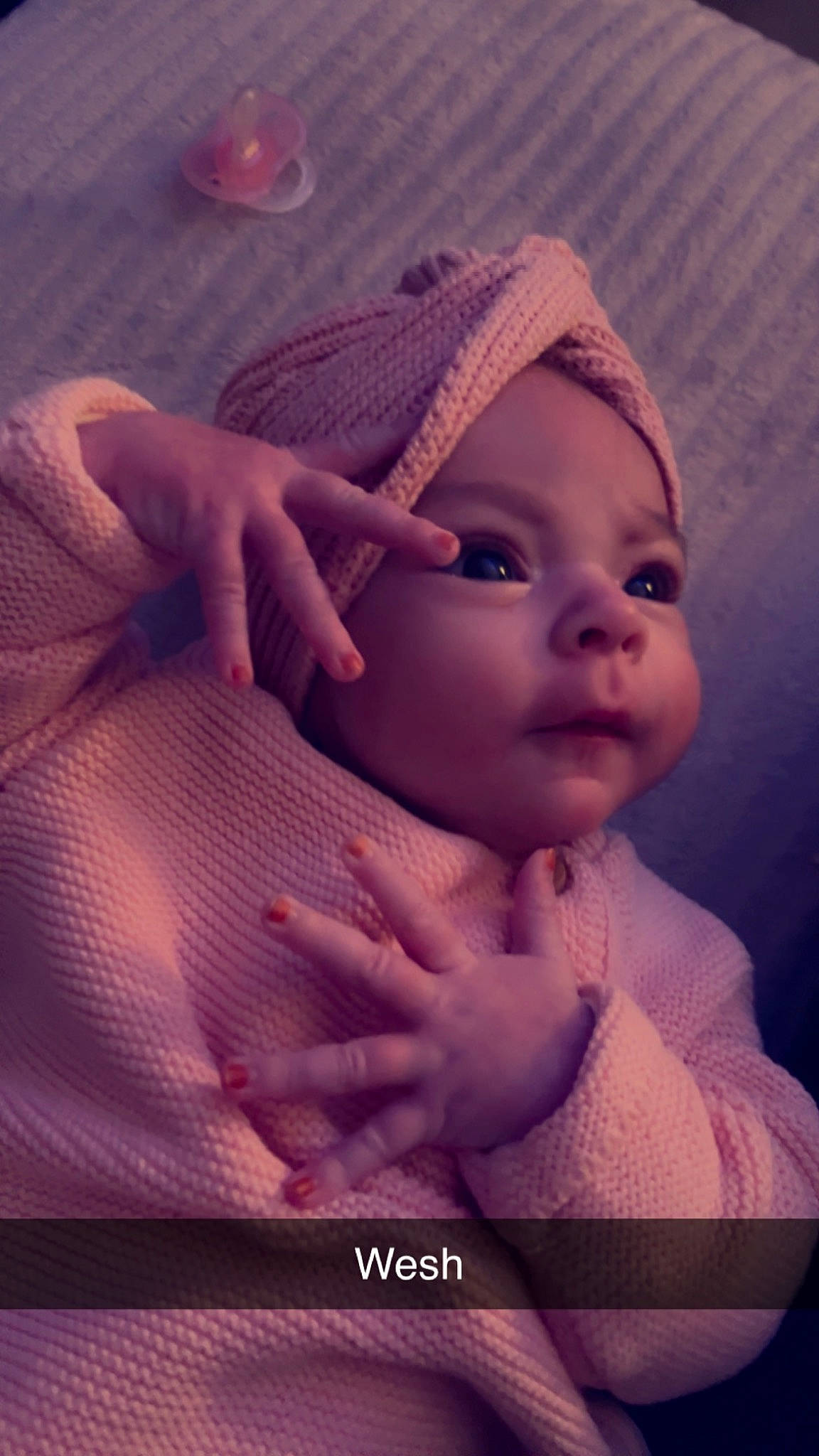 Ynaya a rejoint le concours — aidez-le/la à gagner de superbes lots ! baby, cheek, chin, comfort, eye, eyebrow, eyelash, finger, flash_photography, gesture, happy, head, iris, lip, mouth, nose, person, pink, skin, thumb