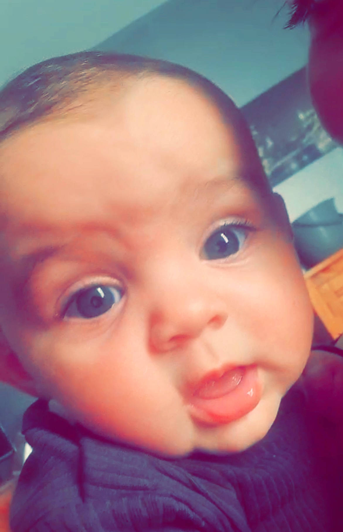 Dayana participe au concours pour gagner de l'argent avec cette photo : baby, black_hair, cheek, child, cloud, cool, ear, electric_blue, eyelash, forehead, fun, happy, iris, jaw, lip, mouth, neck, nose, person, skin