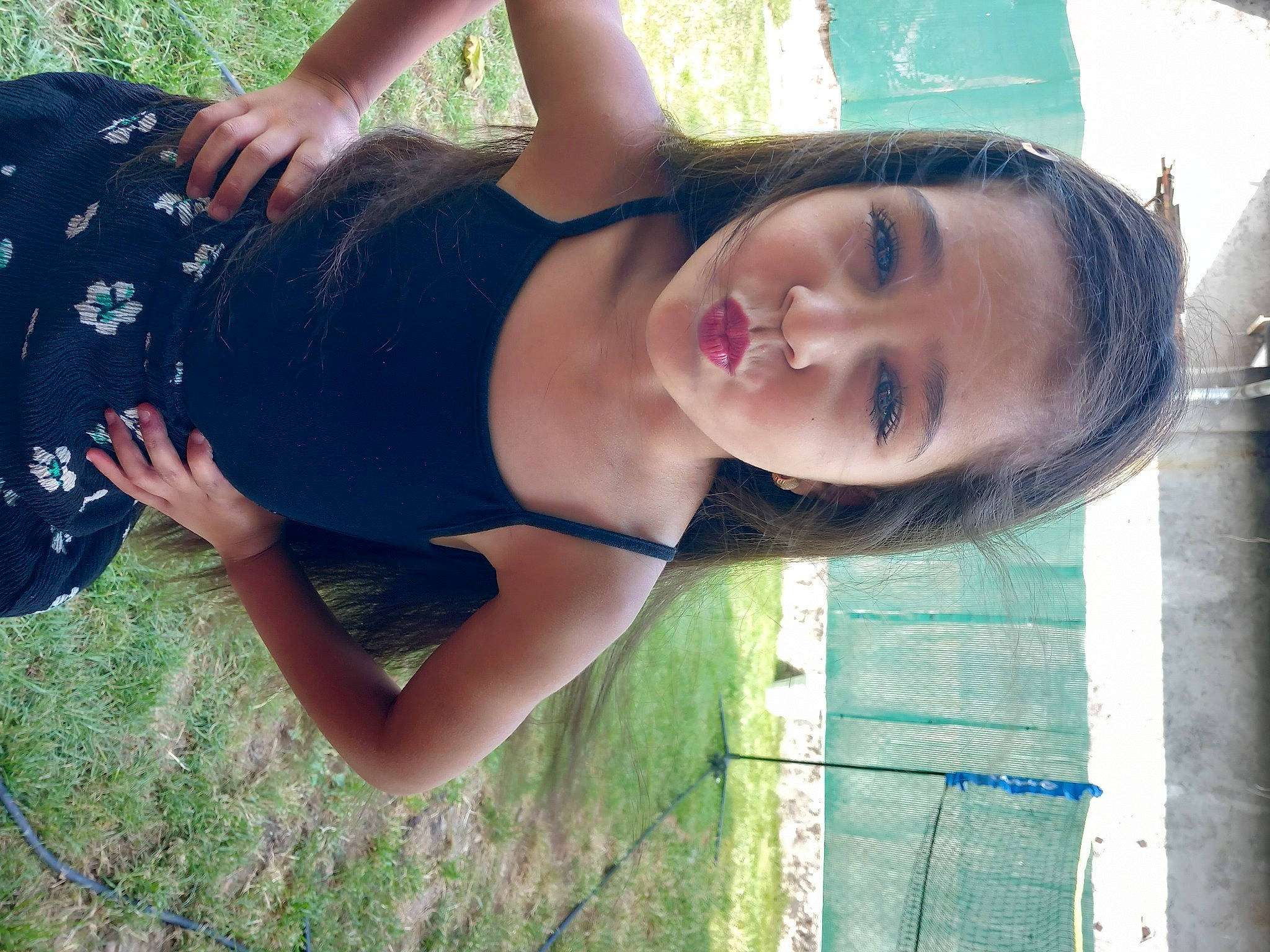 Sûnna participe au concours pour gagner de l'argent avec cette photo : arm, beauty, black_hair, elbow, electric_blue, flash_photography, grass, happy, human_leg, lip, long_hair, people_in_nature, person, smile, summer, sunlight, thigh, tree, trunk, waist