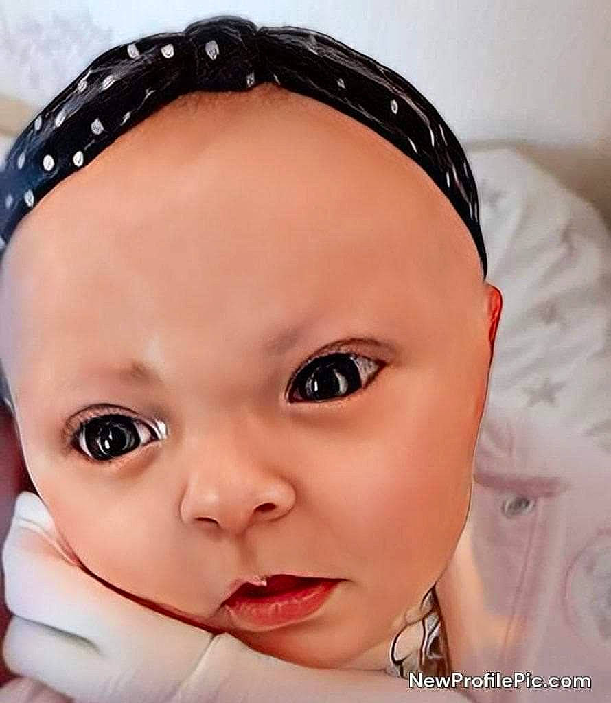 Genesis participe au concours pour gagner de l'argent avec cette photo : baby, baby_products, baby_toddler_clothing, cap, cheek, ear, eye, eyelash, face, forehead, happy, head, headband, headgear, headpiece, iris, lip, neck, person, skin