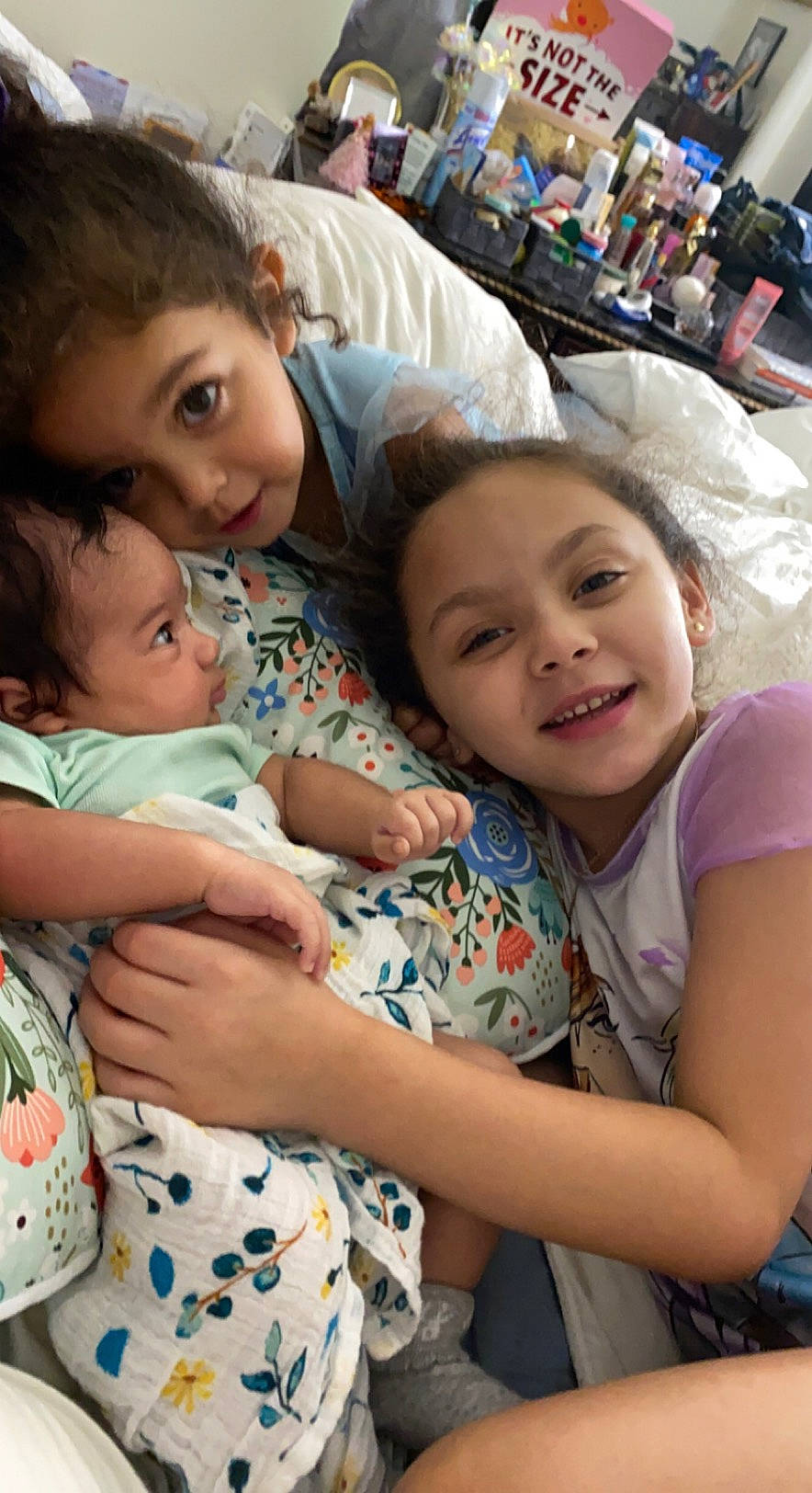 Eleina is registered to the contest to win money with this photo: cheek, face, facial_expression, finger, fun, hairstyle, happy, head, human, interaction, iris, joy, leisure, mammal, organ, people, person, product, skin, smile