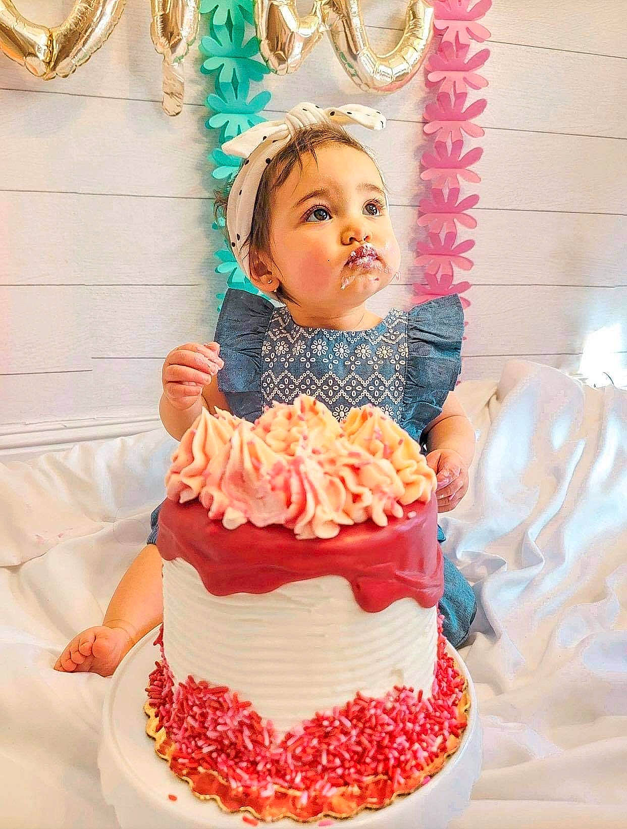 Willow is registered to the contest to win money with this photo: baked_goods, birthday_cake, buttercream, cake, cake_decorating, cake_decorating_supply, cream, cuisine, dessert, event, food, ingredient, jewellery, person, petal, picture_frame, pink, recipe, sugar_cake, sweetness