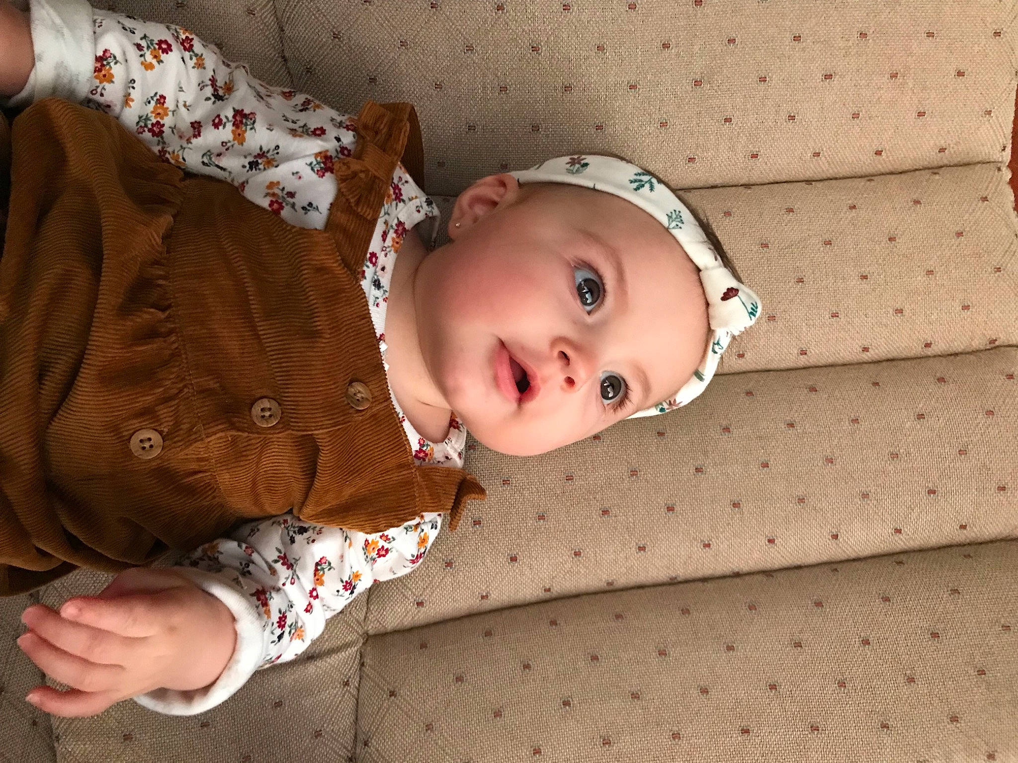 Mélody a rejoint le concours — aidez-le/la à gagner de superbes lots ! baby, baby_toddler_clothing, cheek, comfort, dress, eye, face, facial_expression, headwear, iris, lip, mammal, nose, pattern, person, pink, product, skin, sleeve, textile