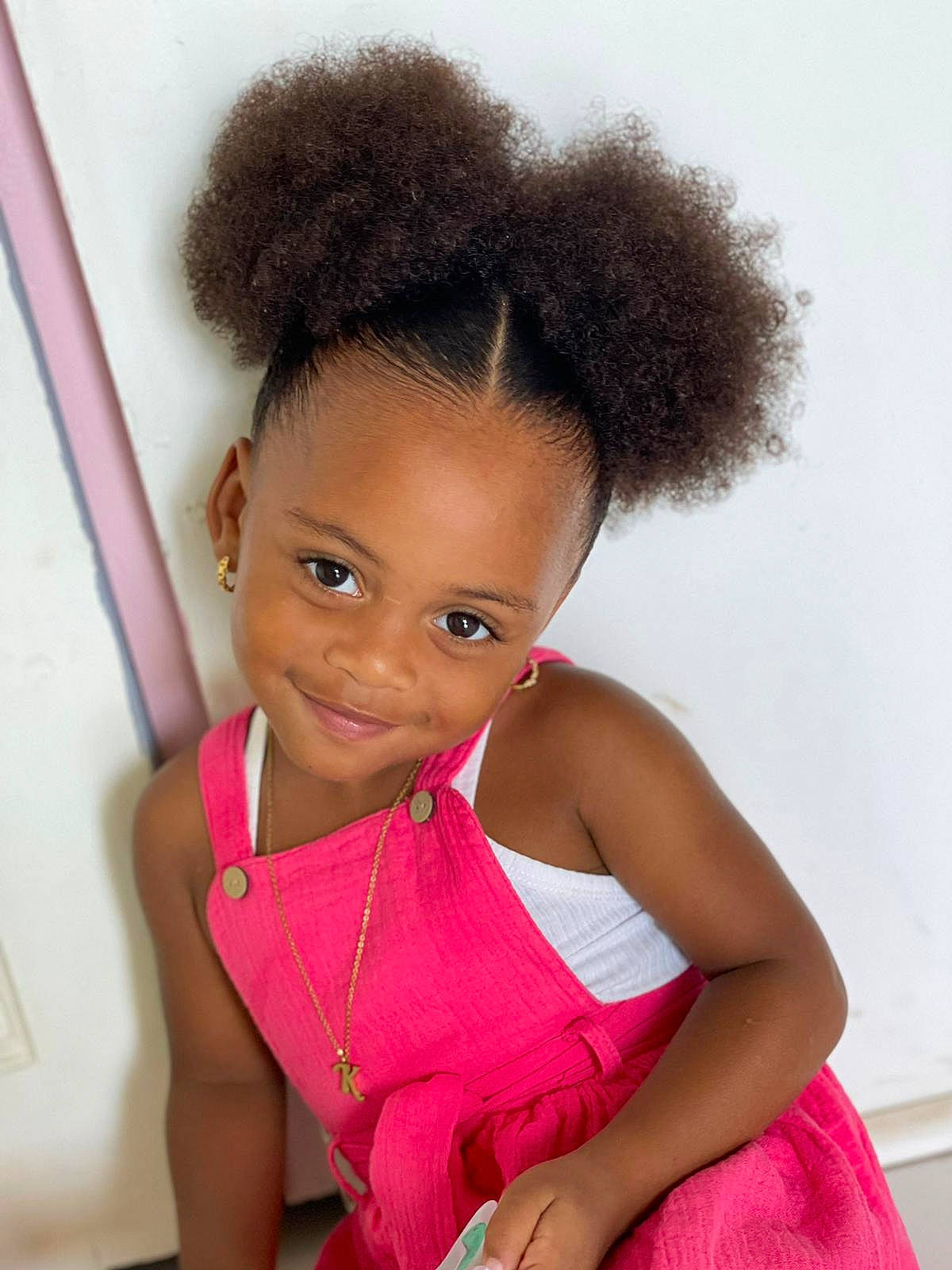 Këlane participe au concours pour gagner de l'argent avec cette photo : afro, arm, baby_toddler_clothing, black_hair, eyebrow, eyelash, face, fashion_design, flash_photography, hair, hairstyle, happy, hat, head, joy, lip, lipstick, magenta, person, skin