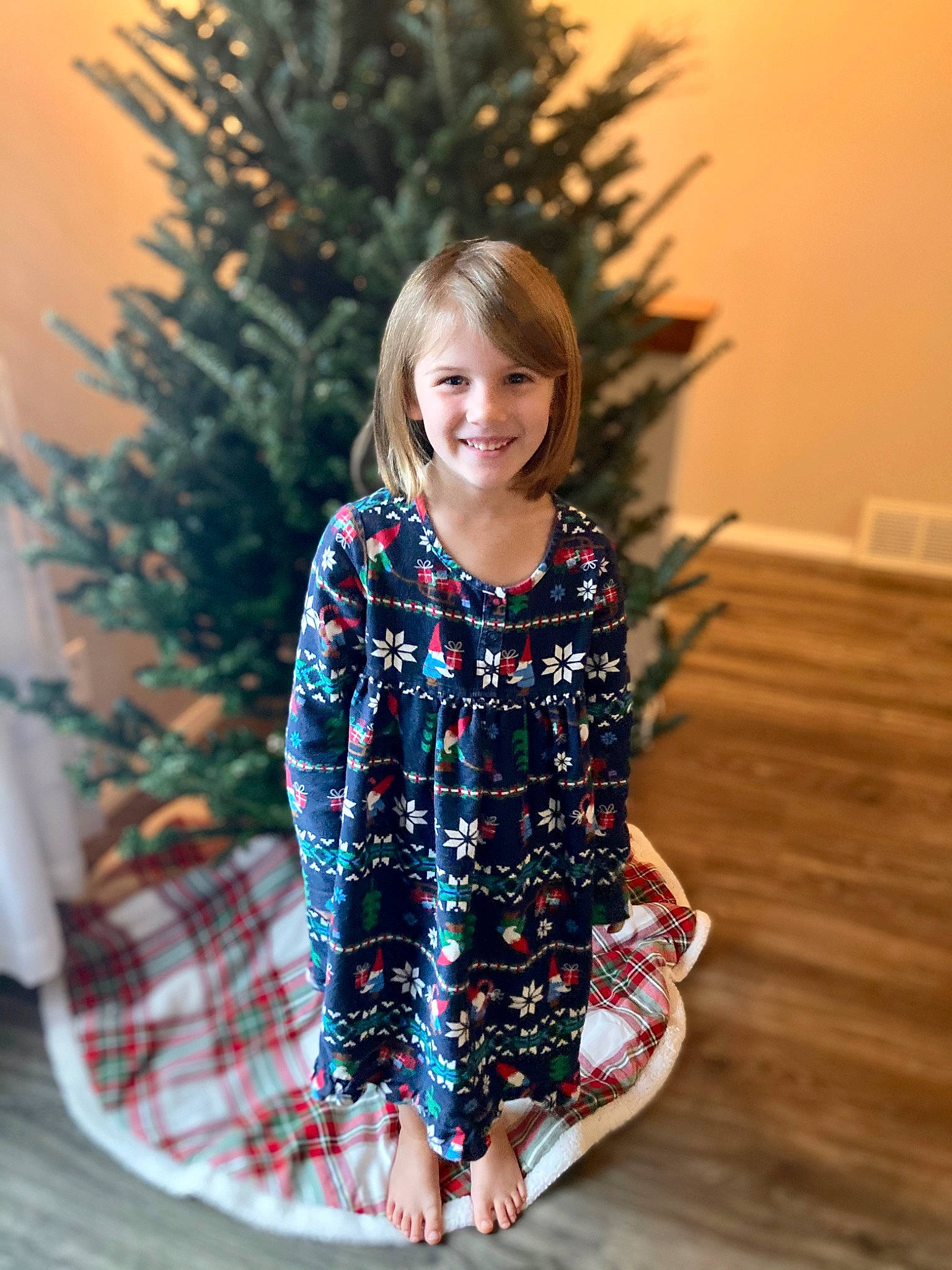 Jane joined the competition — help win amazing prizes! blond, brown_hair, dress, electric_blue, event, fashion_design, fun, happy, human_body, human_leg, joy, knee, long_hair, pattern, person, plaid, sleeve, smile, tartan, thigh