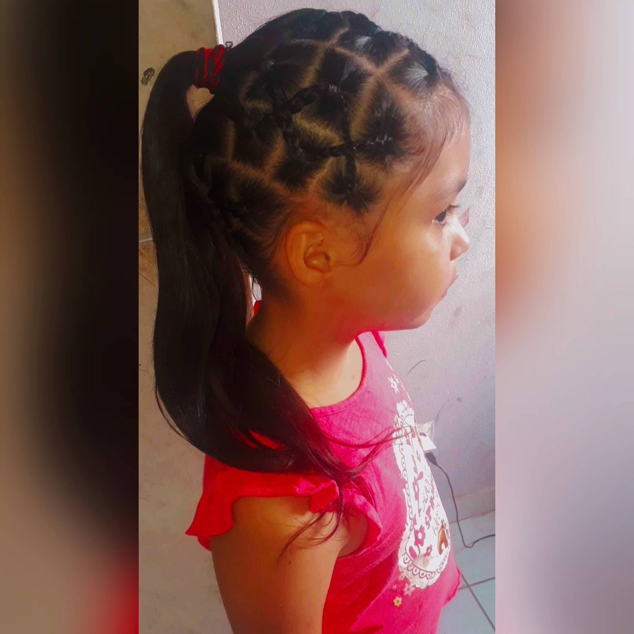 Marcelle a rejoint le concours — aidez-le/la à gagner de superbes lots ! beauty, black_hair, braid, brown_hair, bun, chignon, cornrows, ear, fashion_accessory, forehead, french_braid, hair, hair_accessory, hair_coloring, hair_tie, hairstyle, human, lace_wig, long_hair, person