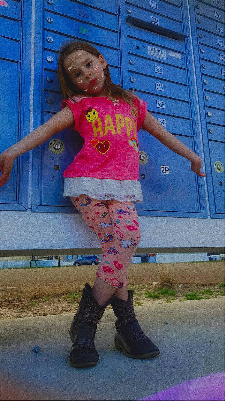 Naleah is registered to the contest to win money with this photo: blue, cool, denim, electric_blue, fashion_design, footwear, knee, leg, magenta, person, pink, purple, shoe, sleeve, sneakers, sportswear, street_fashion, t_shirt, thigh, waist