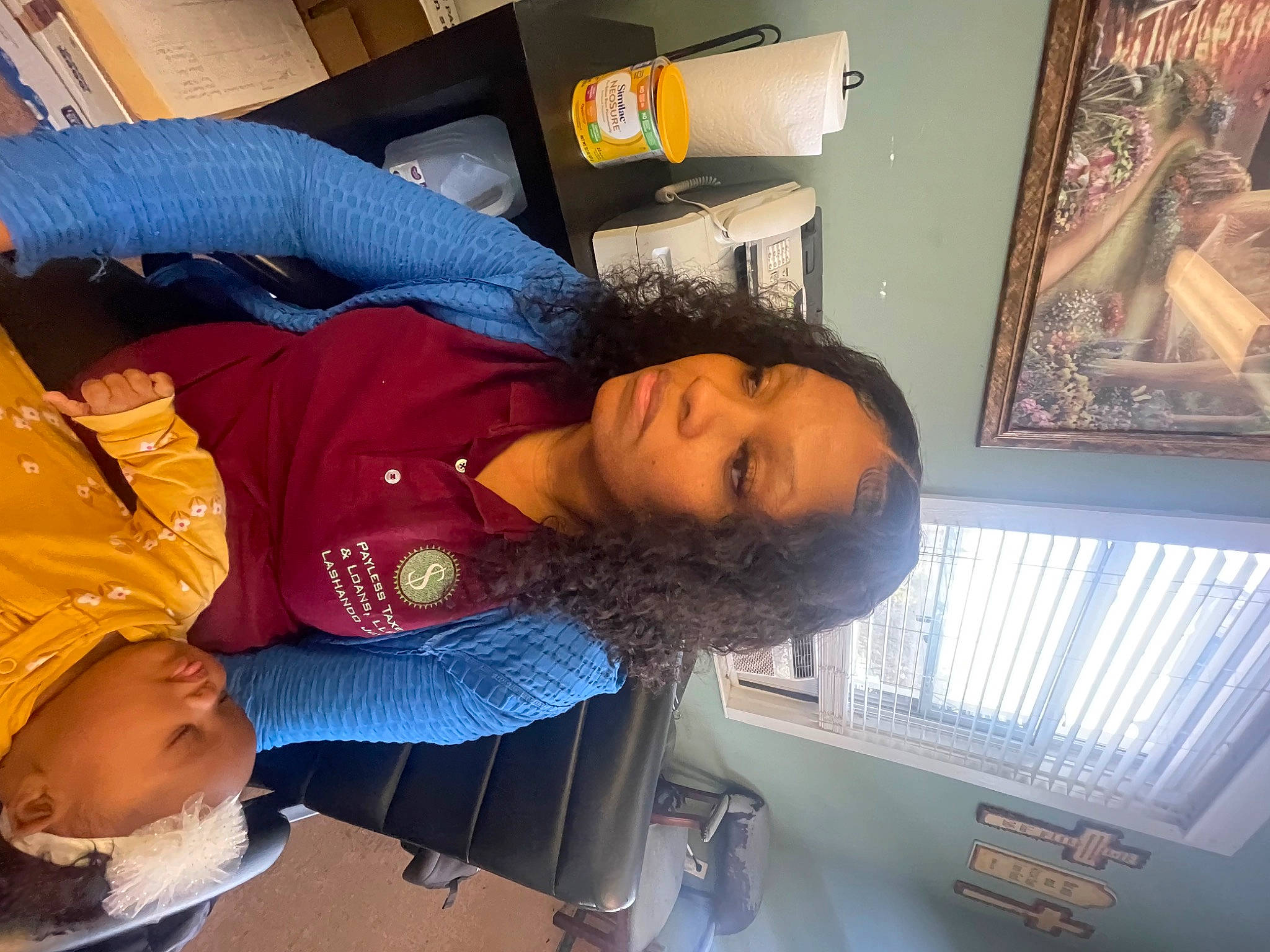 Kamariyanna is registered to the contest to win money with this photo: baby, child, comfort, elbow, fun, happy, passenger, person, picture_frame, room, window