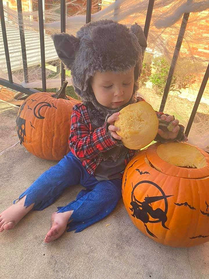 Kaydence is registered to the contest to win money with this photo: art, calabaza, cucurbita, facial_expression, fun, gourd, hand, hat, head, headwear, human_body, leaf, leisure, orange, person, plant, pumpkin, squash, tints_and_shades, vegetable