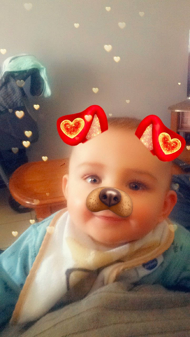 Lylian participe au concours pour gagner de l'argent avec cette photo : baby, baby_products, baby_toddler_clothing, baby_toys, cheek, costume_accessory, fictional_character, person, snout, suidae, toy