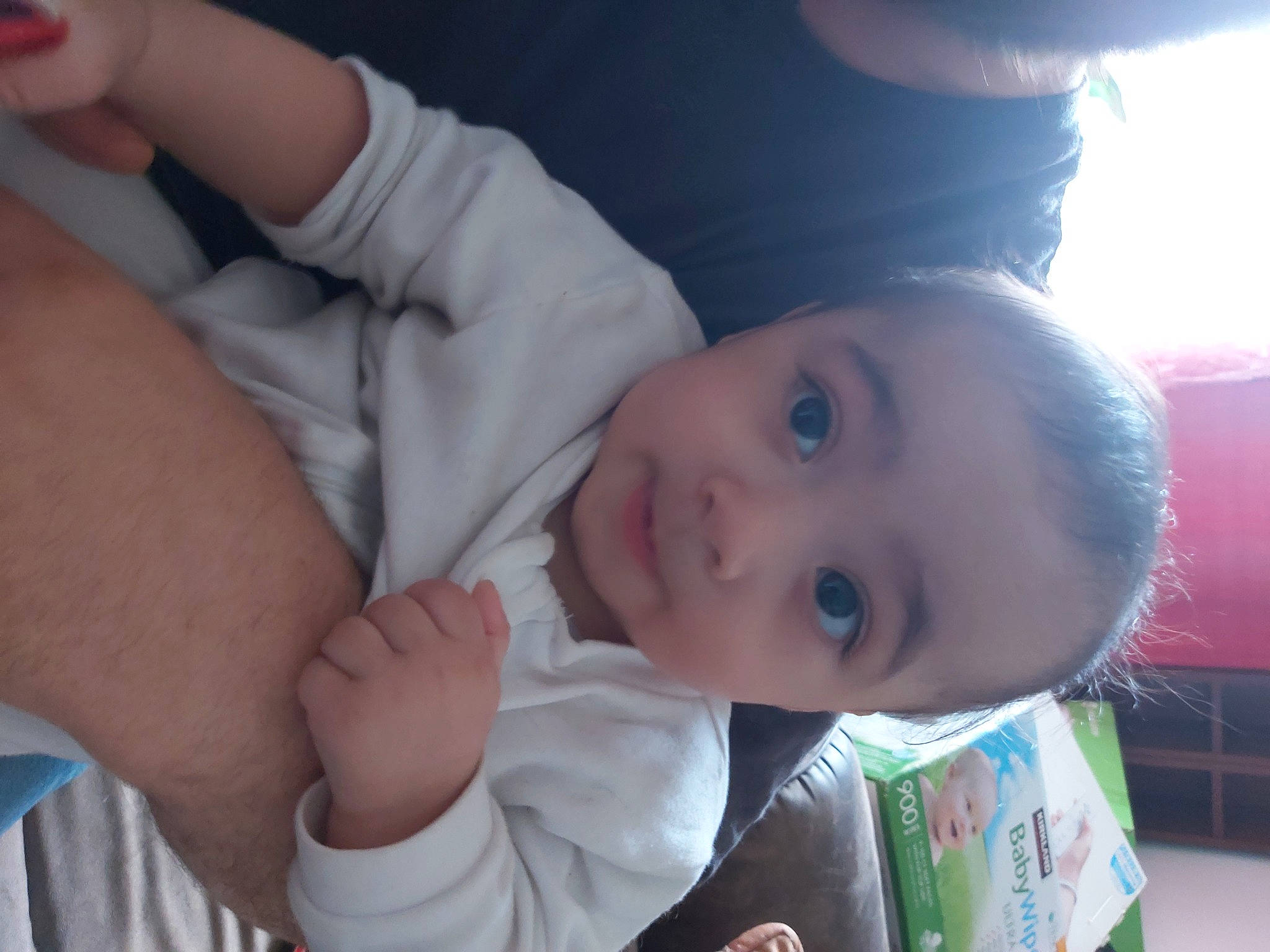 Ryan a rejoint le concours — aidez-le/la à gagner de superbes lots ! baby, baby_toddler_clothing, cheek, child, comfort, eye, finger, gesture, happy, hat, mouth, nail, nose, organ, people, person, product, skin, smile, thumb