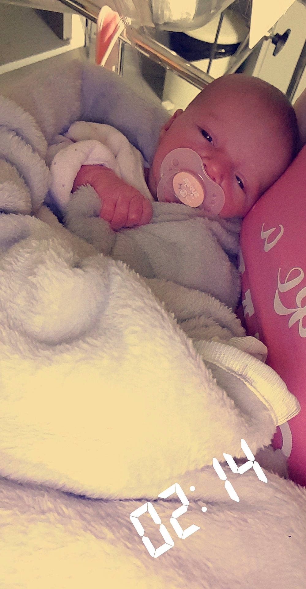 Elena participe au concours pour gagner de l'argent avec cette photo : baby, baby_products, baby_sleeping, bedtime, blanket, child, infant_bed, nap, person, pink, product, skin, sleep, stuffed_toy, teddy_bear, textile, toddler