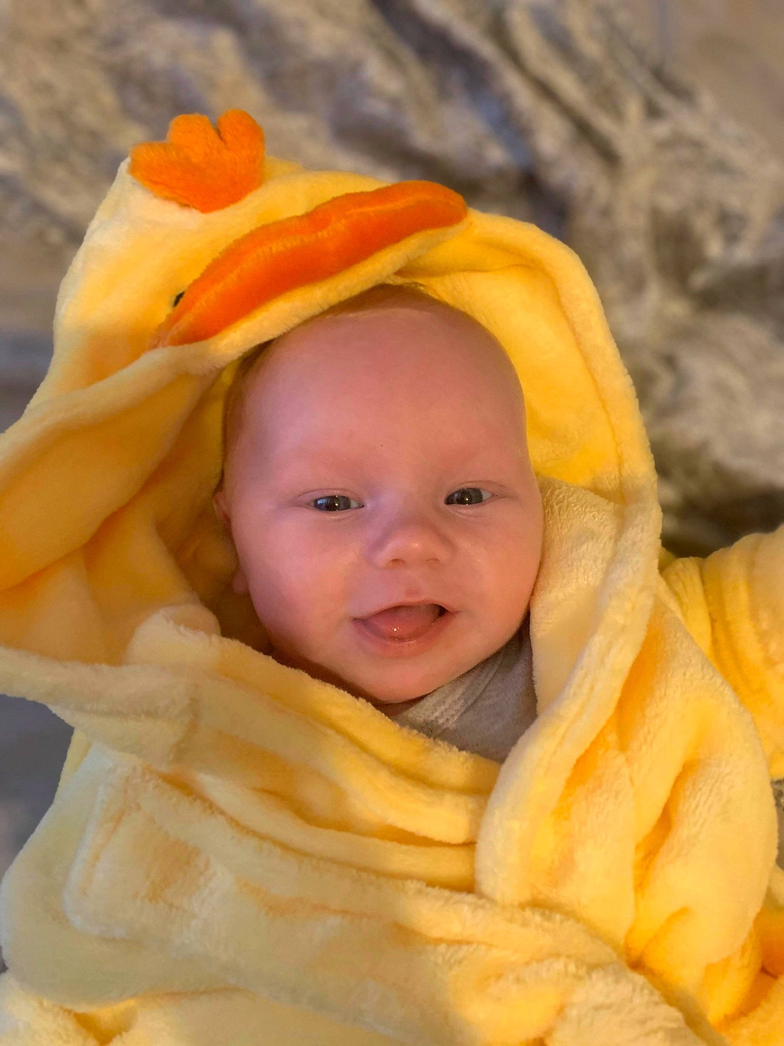 Decoby-leo is registered to the contest to win money with this photo: baby, child, orange, person, toddler, yellow