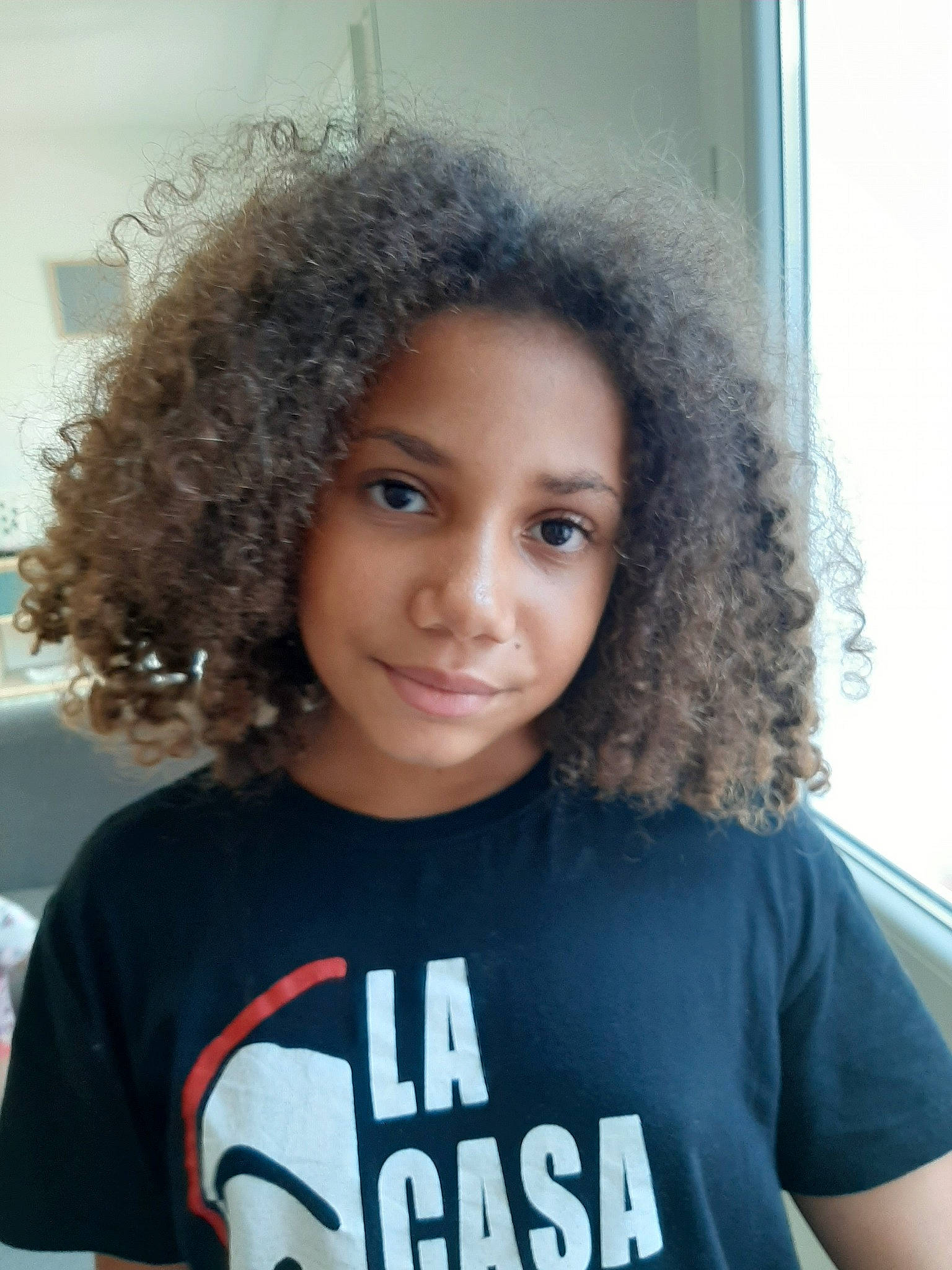 Ciara participe au concours pour gagner de l'argent avec cette photo : afro, beauty, black_hair, chin, cool, eyebrow, face, forehead, hair, hair_coloring, hairstyle, head, human, jheri_curl, joy, long_hair, person, photography, s_curl, selfie