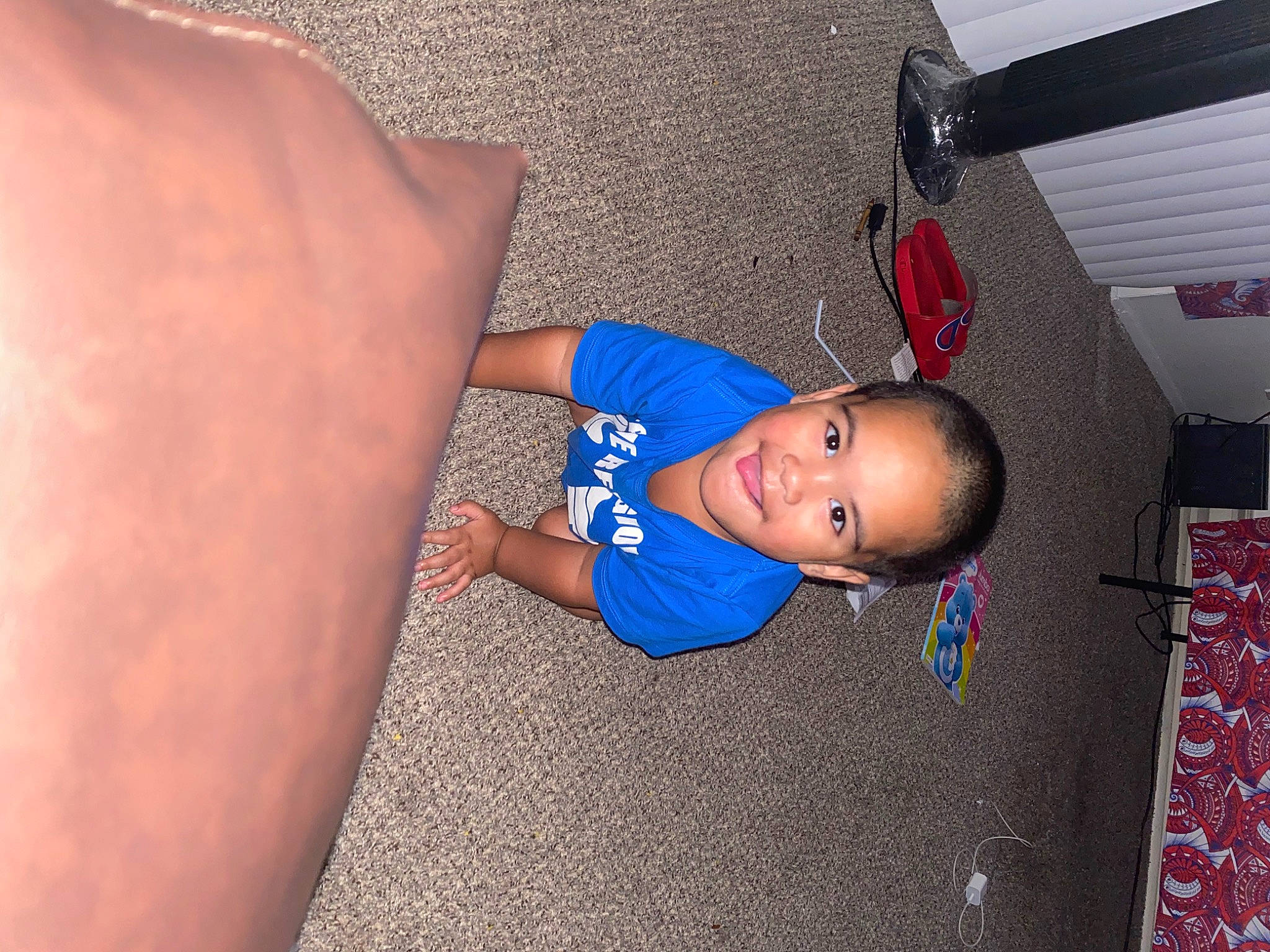 Lauti Junior is registered to the contest to win money with this photo: arm, child, joy, leg, person, toddler, vacation