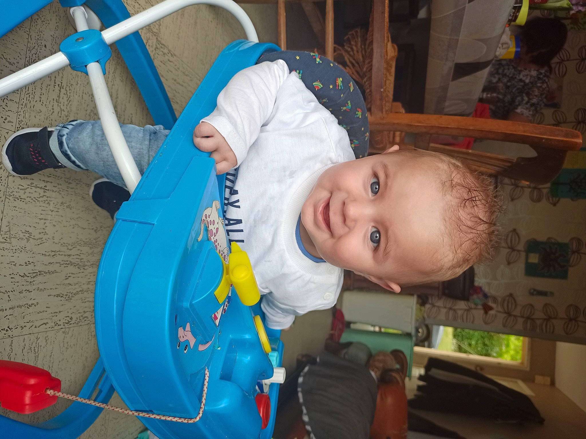 Matheys participe au concours pour gagner de l'argent avec cette photo : child, person, play, product, toddler