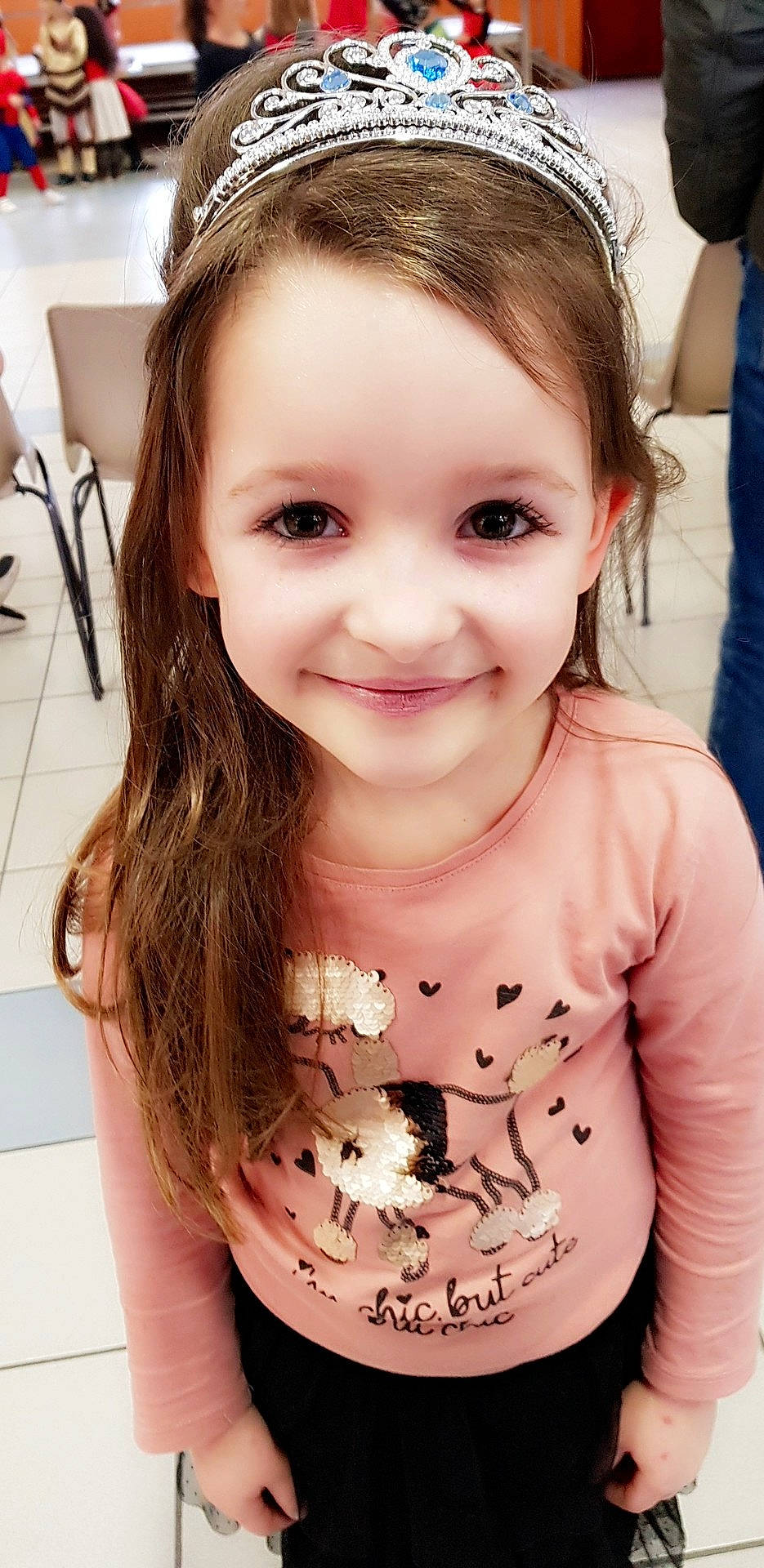 Cléa a rejoint le concours — aidez-le/la à gagner de superbes lots ! brown_hair, cheek, child, fashion_accessory, girl, hair_accessory, jewellery, joy, person, product, skin, smile, toddler