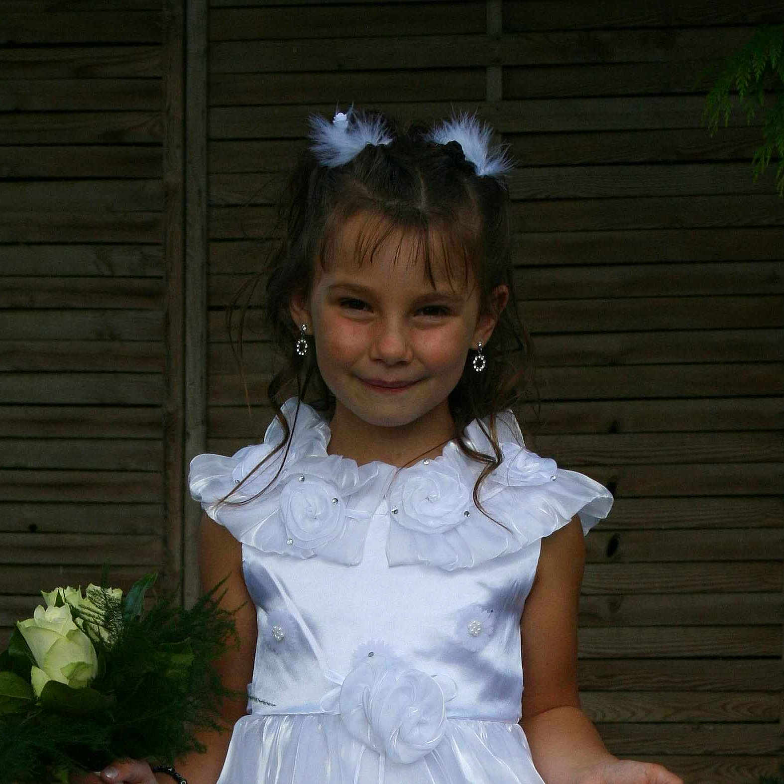 Cassie participe au concours pour gagner de l'argent avec cette photo :