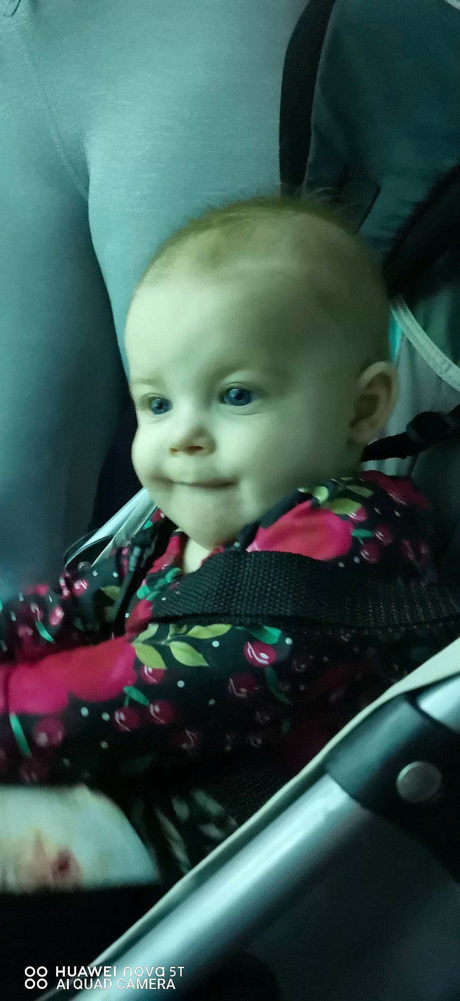 Lyanna participe au concours pour gagner de l'argent avec cette photo : baby, baby_carriage, baby_toddler_clothing, beauty, car_seat, cheek, child, comfort, cool, eyebrow, iris, lip, mouth, nose, people, person, product, skin, smile, textile