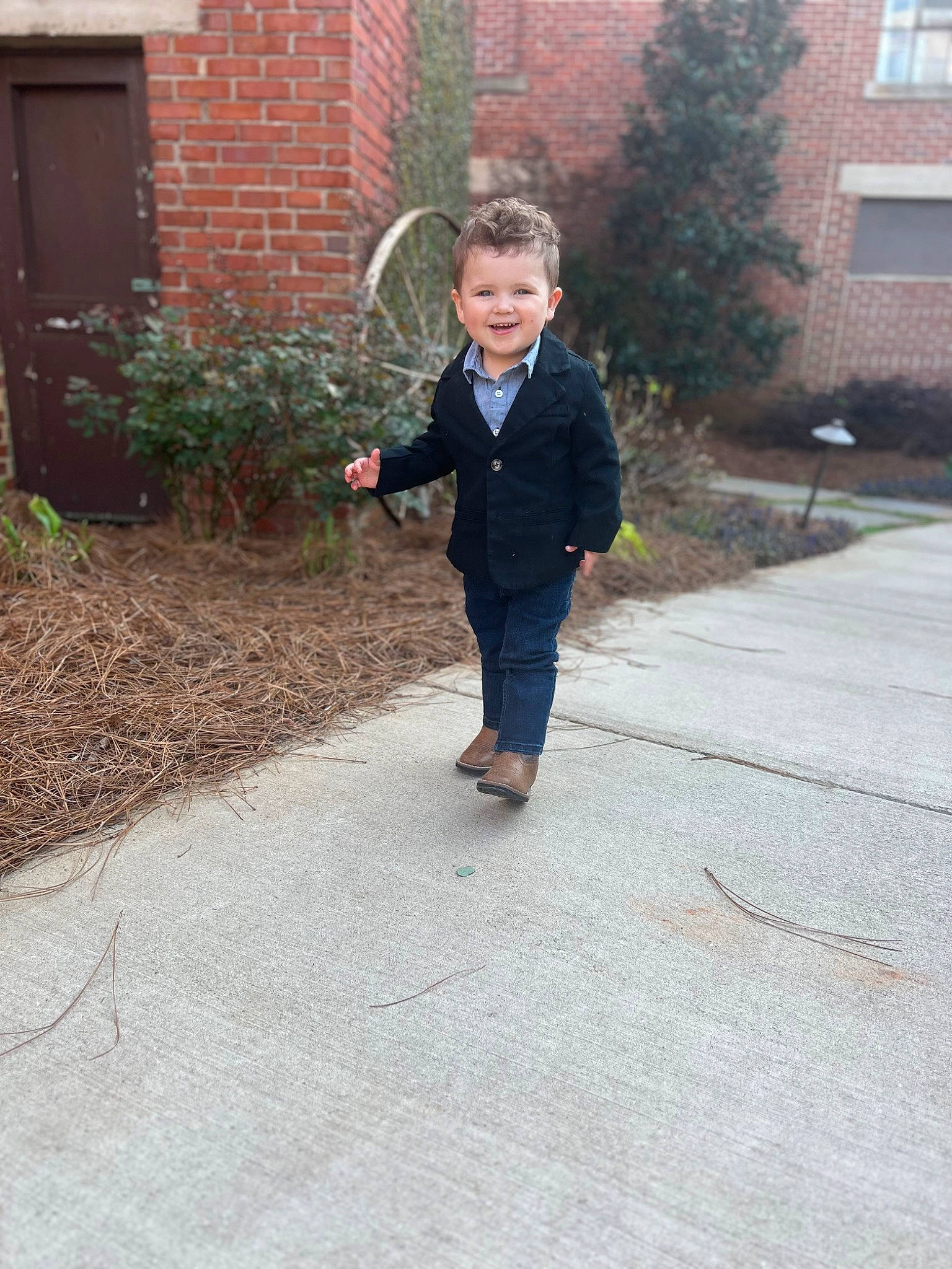 Salem joined the competition — help win amazing prizes! asphalt, building, child, cobblestone, concrete, denim, driveway, flooring, formal_wear, grass, house, joy, pedestrian, person, plant, road, road_surface, sidewalk, soil, toddler