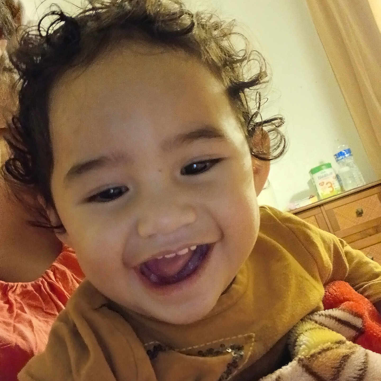 Matahere participe au concours pour gagner de l'argent avec cette photo : accessories, baby, babylaughing, bodypart, cabinet, face, furniture, happy, head, indoors, jewelry, laughing, mouth, necklace, person, photography, portrait, selfie, smile, teeth