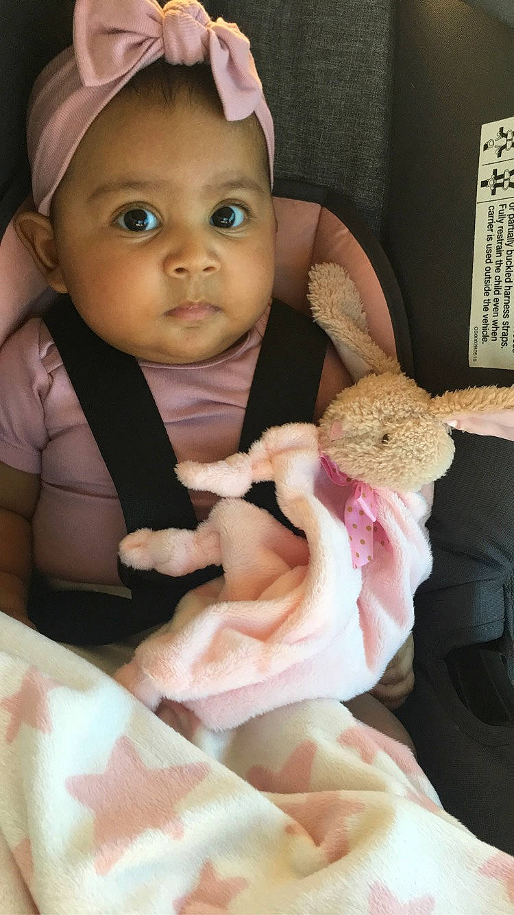 Esperanza is registered to the contest to win money with this photo: baby, cheek, child, person, smile, teddy_bear, toddler