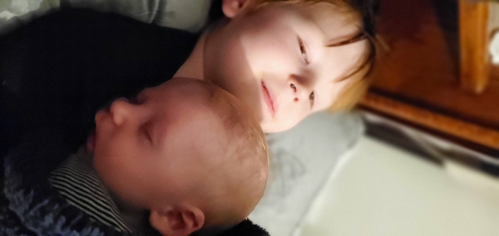 Kye is registered to the contest to win money with this photo: arm, baby, cheek, comfort, ear, eyebrow, eyelash, finger, forehead, gesture, hair, hand, happy, human_body, iris, lip, mouth, neck, nose, person