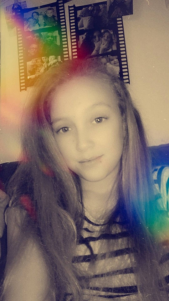 Océane participe au concours pour gagner de l'argent avec cette photo : beauty, cheek, cool, eye, eyebrow, eyelash, face, forehead, hair, hair_coloring, hairstyle, head, iris, jaw, lip, long_hair, nose, person, photography, selfie