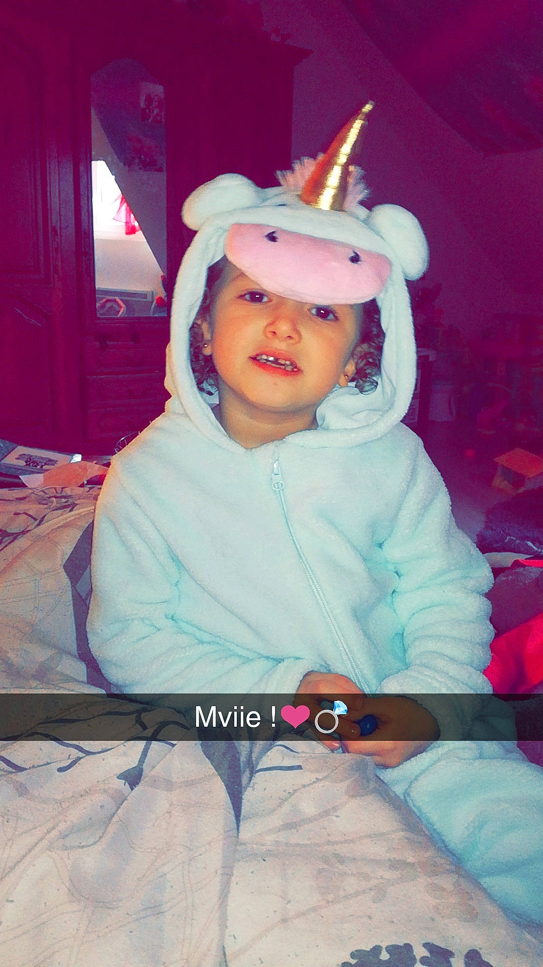 Kaila a rejoint le concours — aidez-le/la à gagner de superbes lots ! child, cool, costume, ear, fun, head, headgear, headwear, person, pink, smile