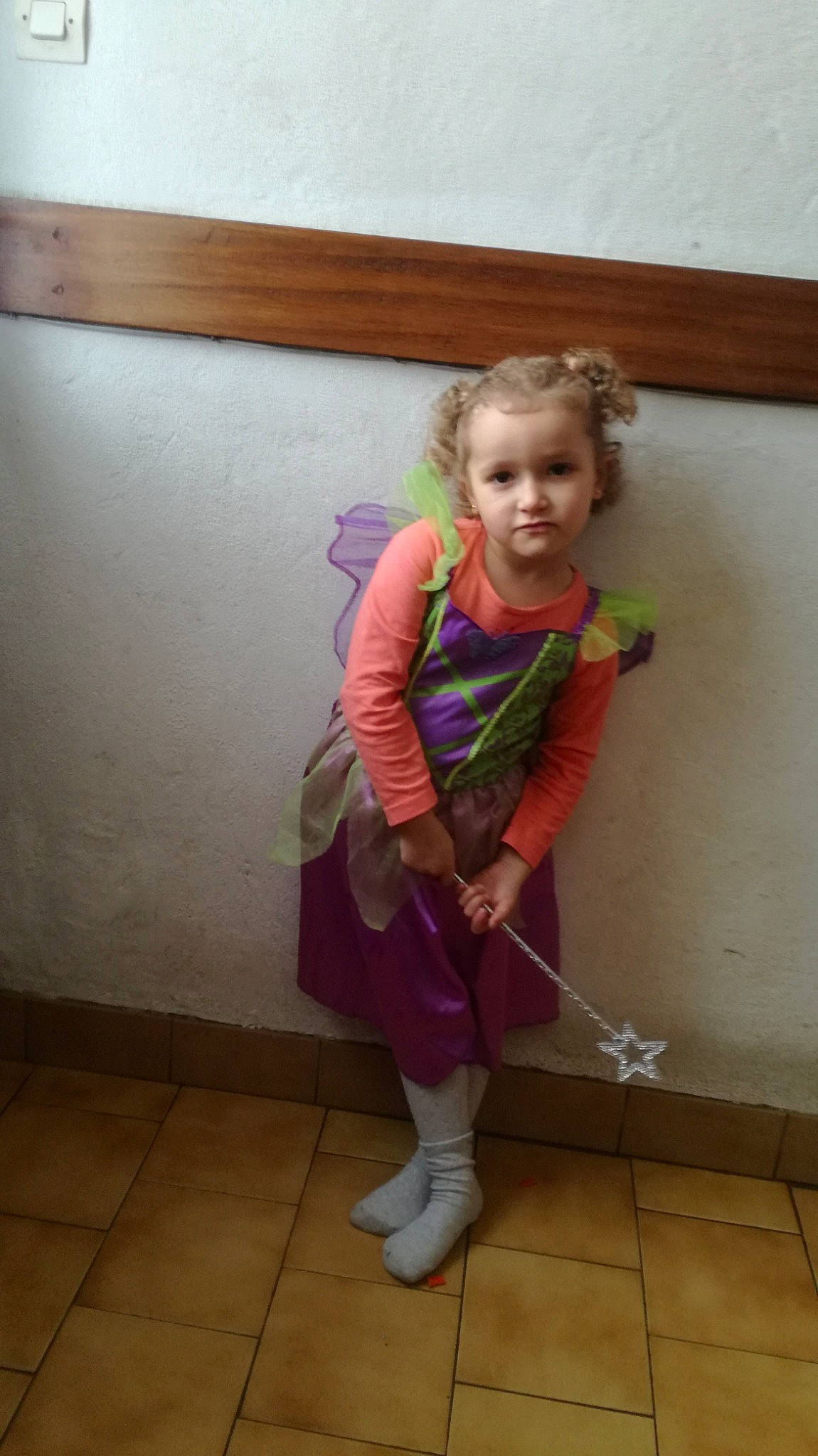 Kaila participe au concours pour gagner de l'argent avec cette photo : child, costume, floor, flooring, leg, person, play, standing, toddler