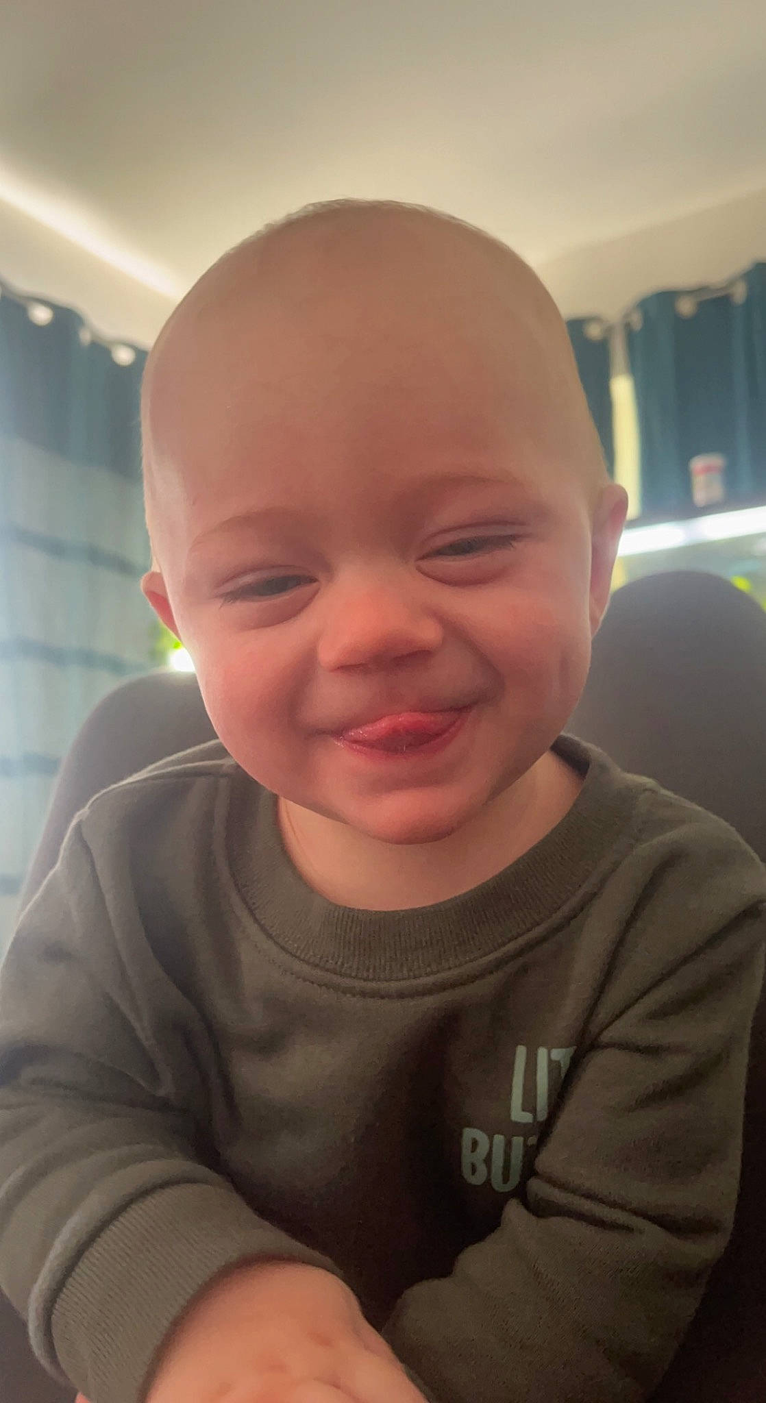 Jaeger is registered to the contest to win money with this photo: arm, cheek, chin, ear, eyebrow, finger, forehead, gesture, happy, iris, jaw, joy, lip, mouth, neck, nose, person, skin, sleeve, smile