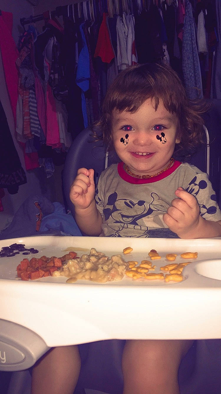 Zander is registered to the contest to win money with this photo: child, comfort_food, cuisine, dish, eating, food, joy, person, snack