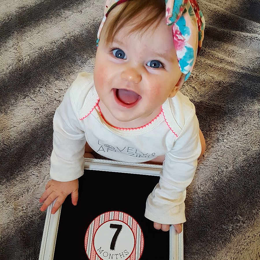 Constance is registered to the contest to win money with this photo: