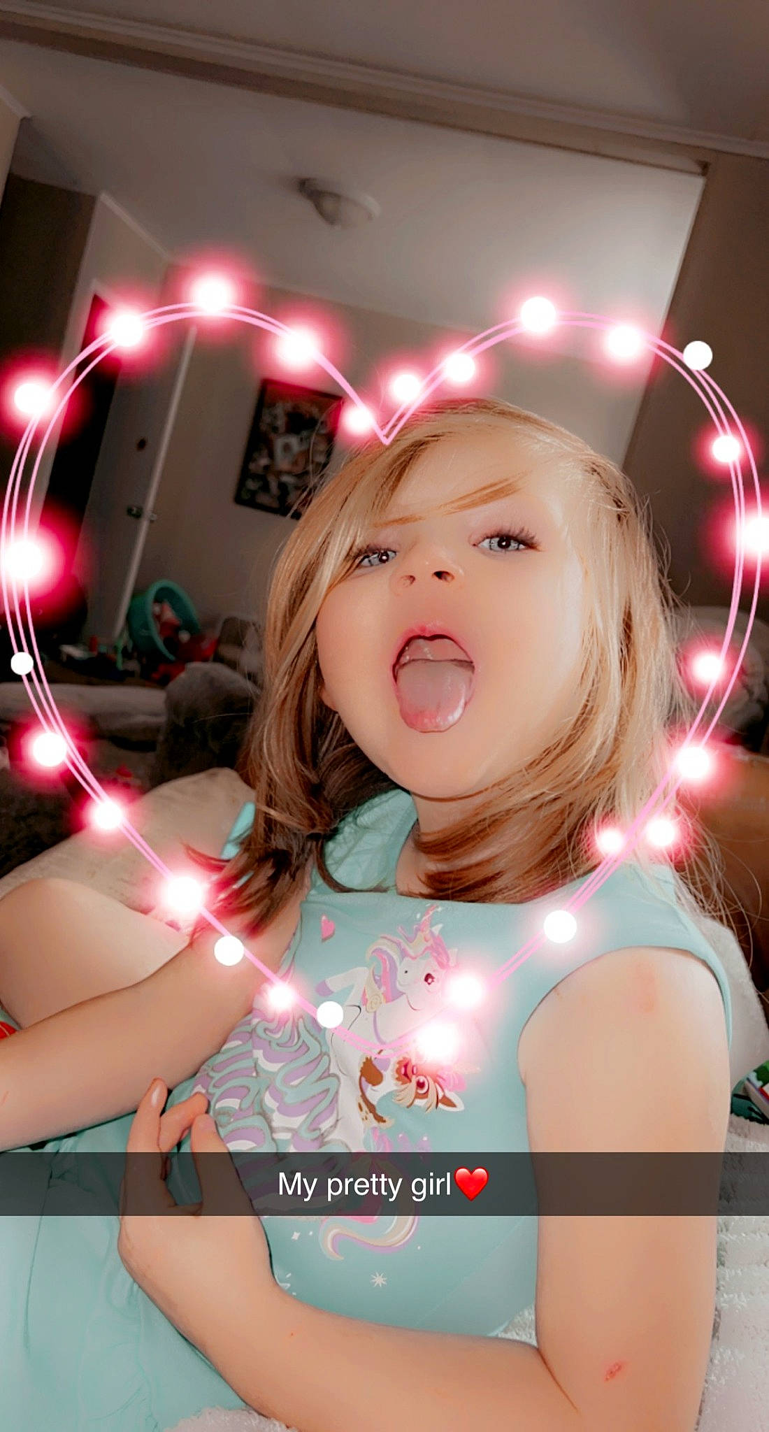 Aspen joined the competition — help win amazing prizes! beauty, blond, cool, design, entertainment, event, eyelash, eyewear, flash_photography, fun, gesture, happy, jewellery, lip, magenta, mouth, necklace, person, pink, selfie