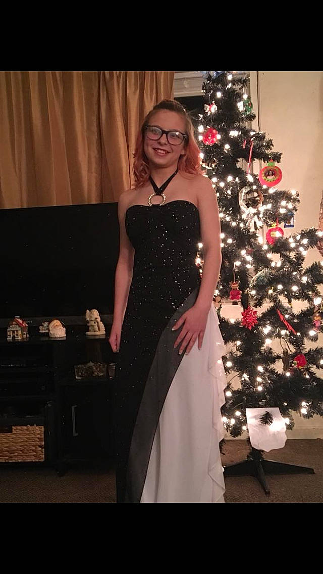 Americus is registered to the contest to win money with this photo: a_line, bridal_party_dress, christmas, clothing, cocktail_dress, dress, event, fashion, formal_wear, gown, haute_couture, joint, joy, lady, long_hair, model, neck, person, photo_shoot, shoulder