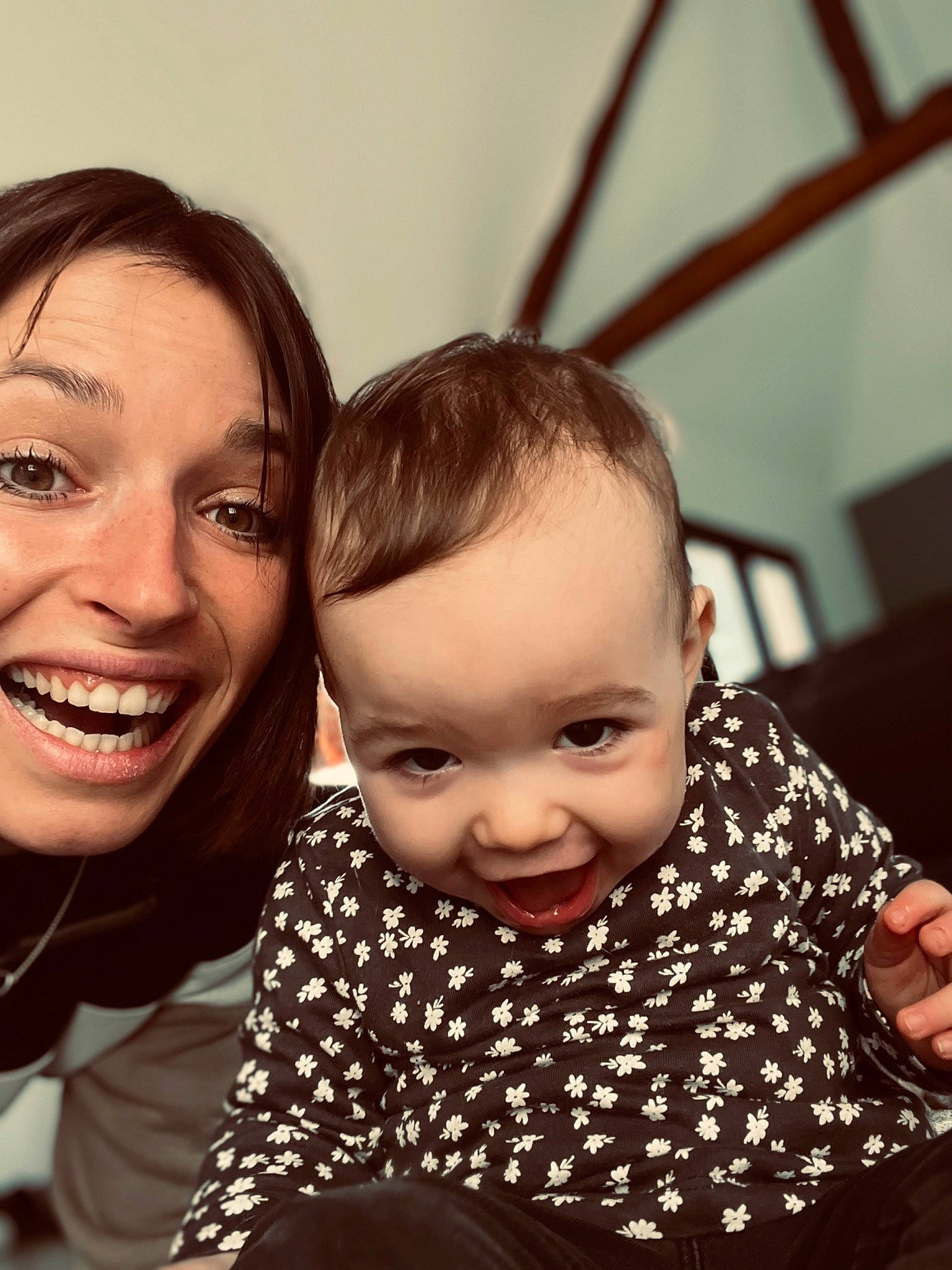 Jade participe au concours pour gagner de l'argent avec cette photo : baby_toddler_clothing, cheek, cool, eye, eyelash, face, facial_expression, fashion, flash_photography, fun, gesture, hairstyle, happy, iris, joy, lip, nose, organ, person, product