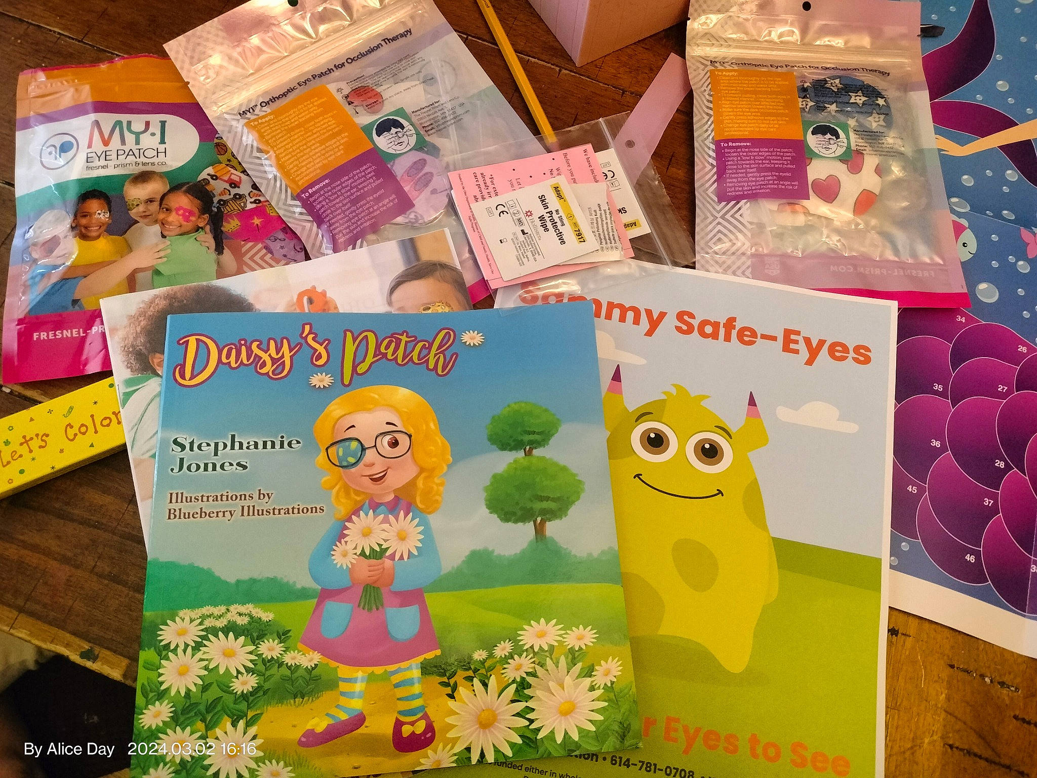 Maci is registered to the contest to win money with this photo: adaptation, art, book, child, craft, creative_arts, grass, happy, joy, magenta, organism, paper, paper_product, pattern, person, plant, product, publication, room, stationery