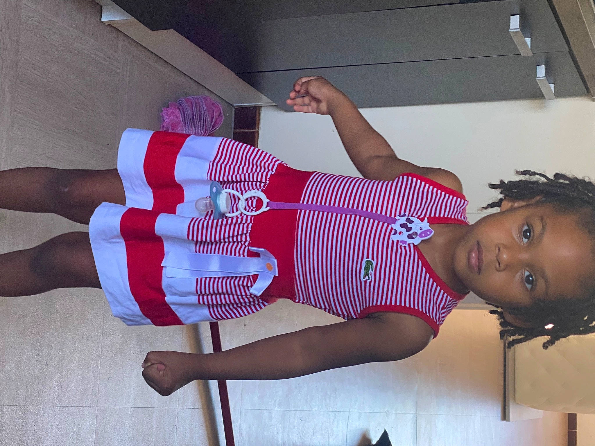 Thalia a rejoint le concours — aidez-le/la à gagner de superbes lots ! abdomen, carmine, elbow, event, fashion_design, flesh, foot, fun, human_leg, joint, knee, leg, leisure, magenta, pattern, person, sandal, thigh, trunk, waist